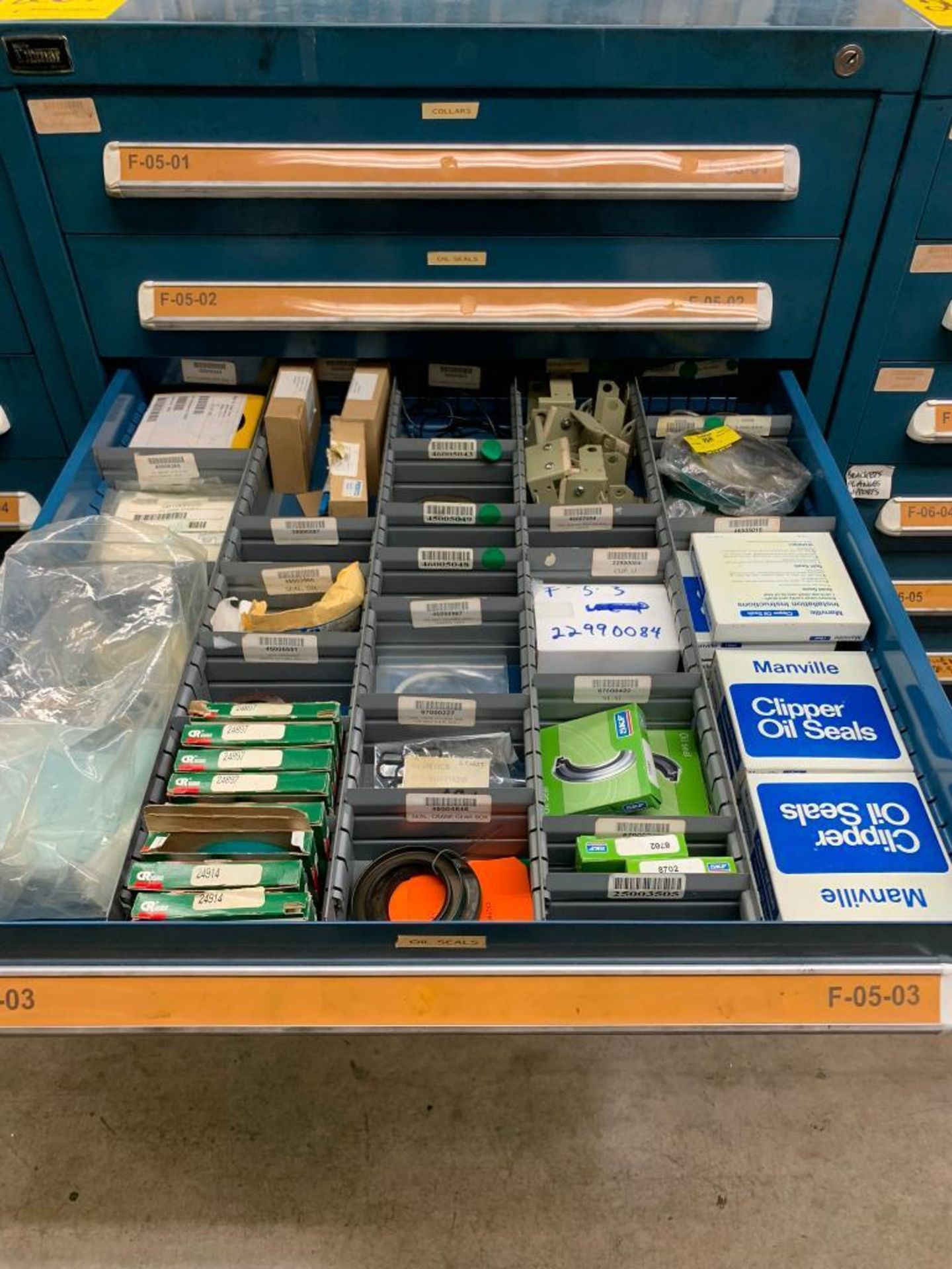 Vidmar 10-Drawer Cabinet w/ Collars, Oil Seals, Seal Kits, Gaskets, Assorted Cams - Image 4 of 13