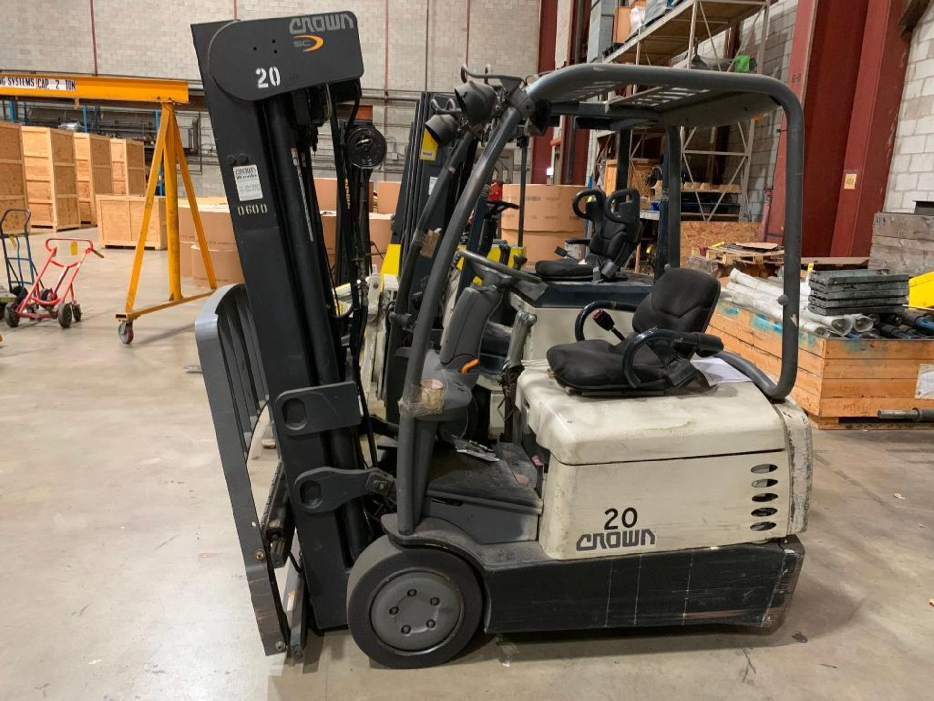 Crown 3,000 LB. Capacity Electric Forklift, 4000 Series, 4-Stage Mast, 240" Max. Load Height, S/N 9A