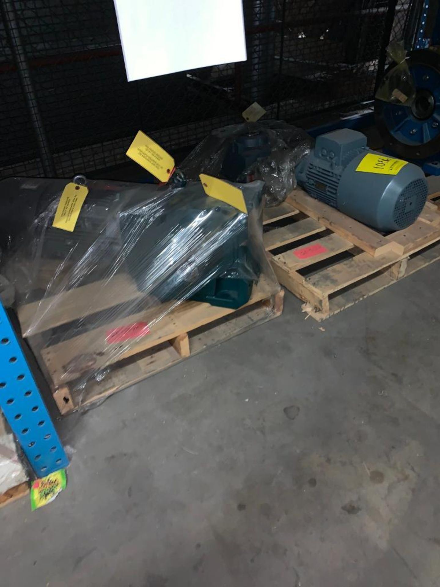 (5x) Bays of Assorted Pallet Rack w/ Content; Rollers, Hose, Electric Motors, Assorted Machine Parts - Image 23 of 25