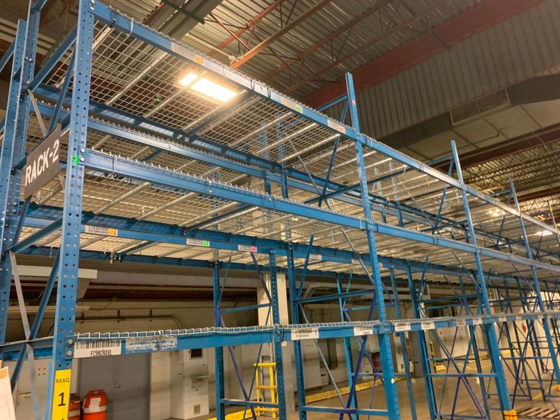 (20x) Bays of Bolt-Together Pallet Rack; (24) 15' X 44" Uprights, (120) 9' X 4" Crossbeams, (120) Wi - Image 5 of 8