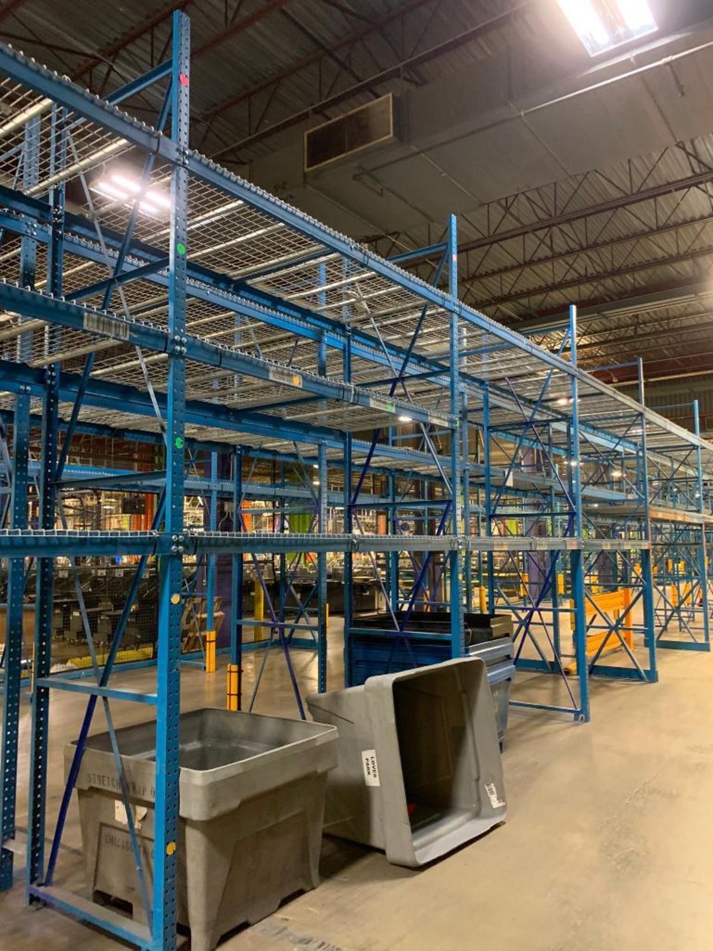 (24x) Bays of Bolt-Together Pallet Rack; (26) 15' X 44" Uprights, (10) 66" X 4", (110) 9' X 4", (10) - Bild 12 aus 15