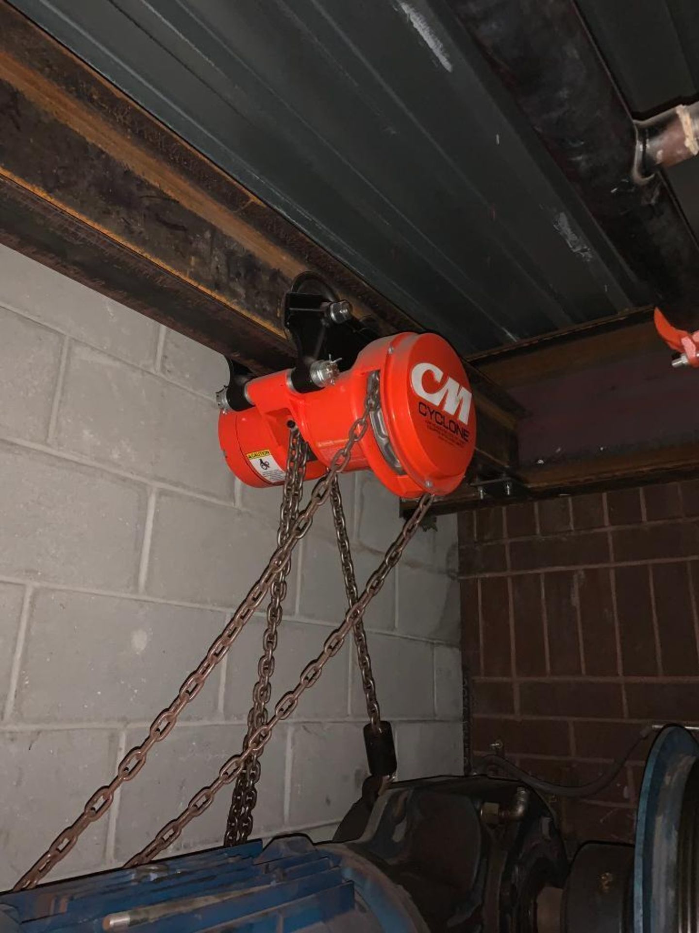 (4) 1/2-Ton Chain Hoist; (2) Electric, (2) Manual - Image 4 of 5