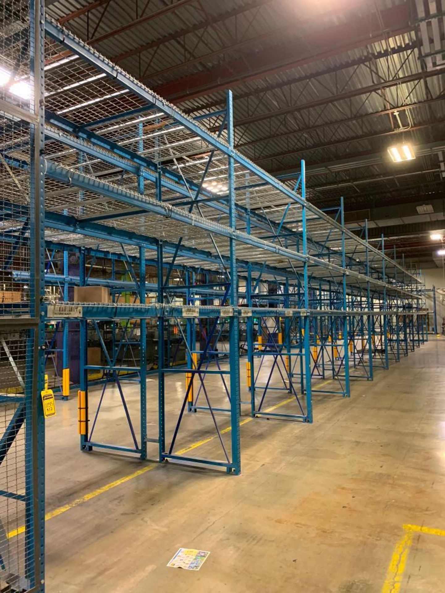 (20x) Bays of Bolt-Together Pallet Rack; (24) 15' X 44" Uprights, (120) 9' X 4" Crossbeams, (120) Wi - Image 8 of 8