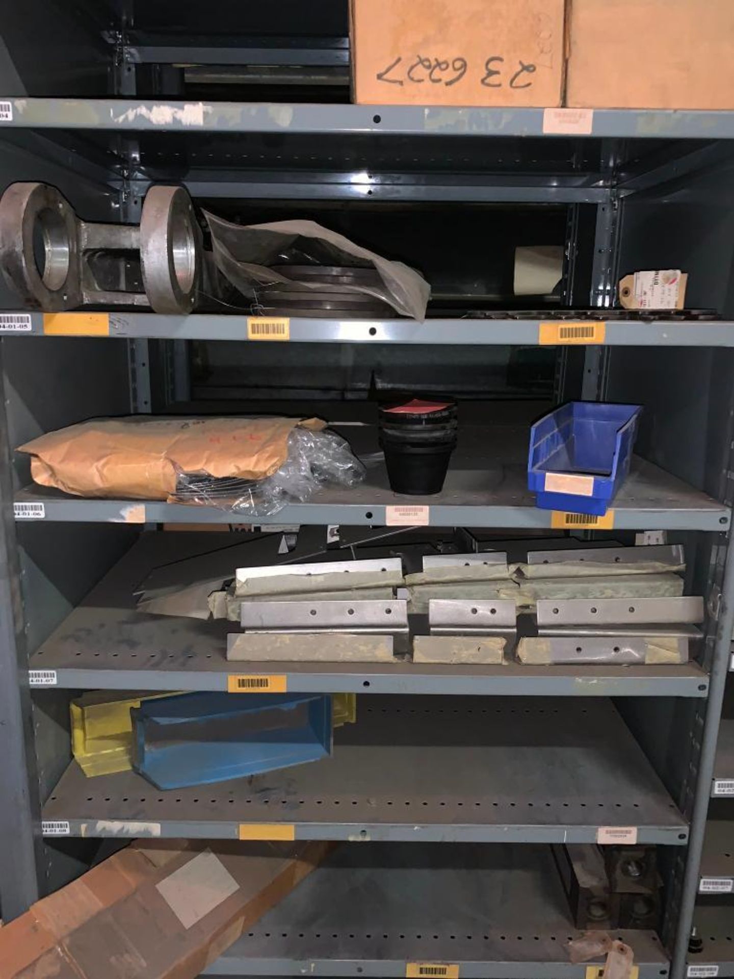 (14x) Bays of Clip Style Shelving w/ Content - Image 15 of 32