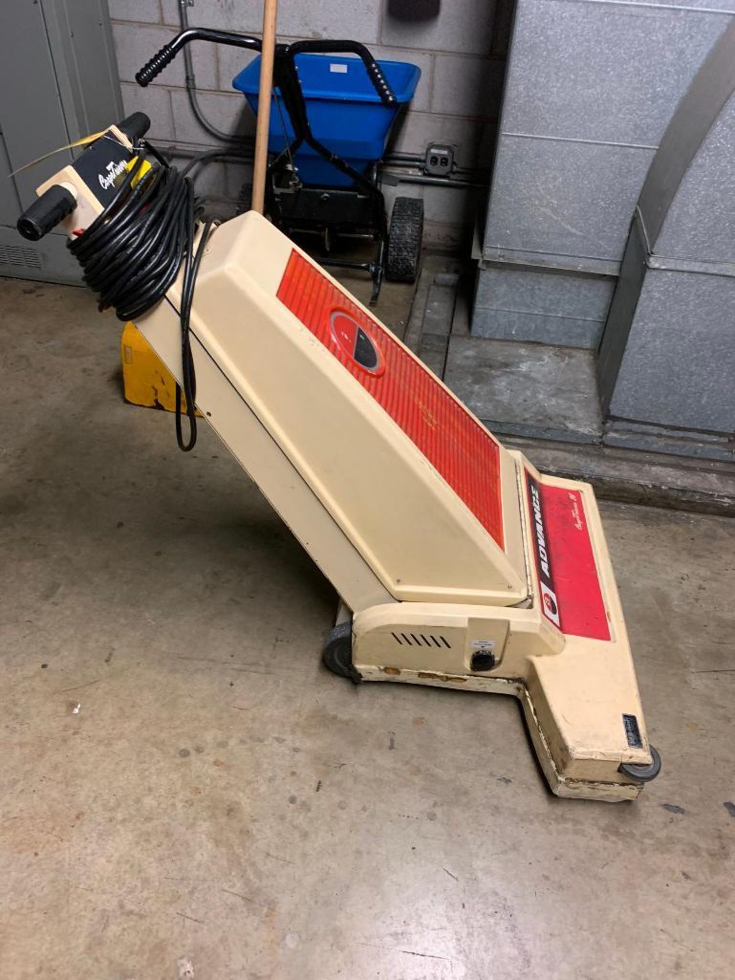 Advance CarpeTriever 28 Walk Behind Floor Scrubber - Image 2 of 4