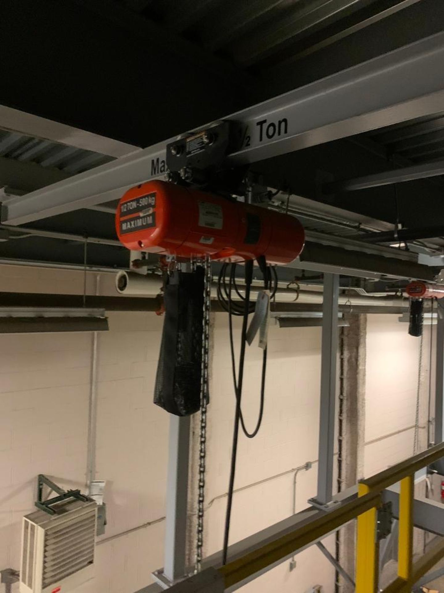 (4) 1/2-Ton Chain Hoist; (2) Electric, (2) Manual - Image 2 of 5