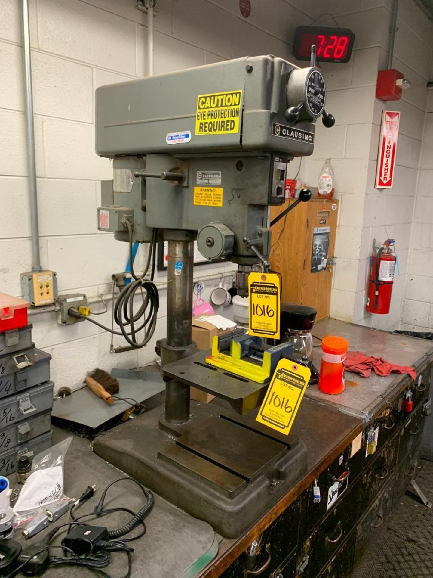Clausing Tabletop Drill Press, Model 1680, 10" X 14" Table, Palmgren 4" Machine Vice, S/N 531293 - Image 2 of 5