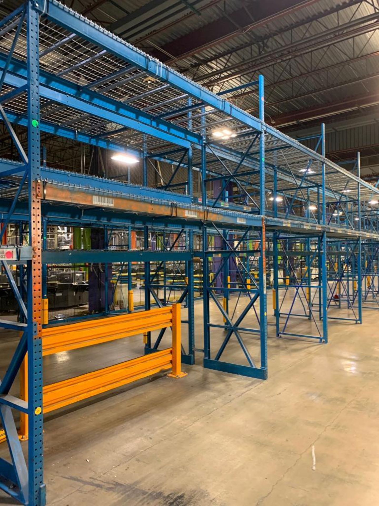 (24x) Bays of Bolt-Together Pallet Rack; (26) 15' X 44" Uprights, (10) 66" X 4", (110) 9' X 4", (10) - Bild 14 aus 15