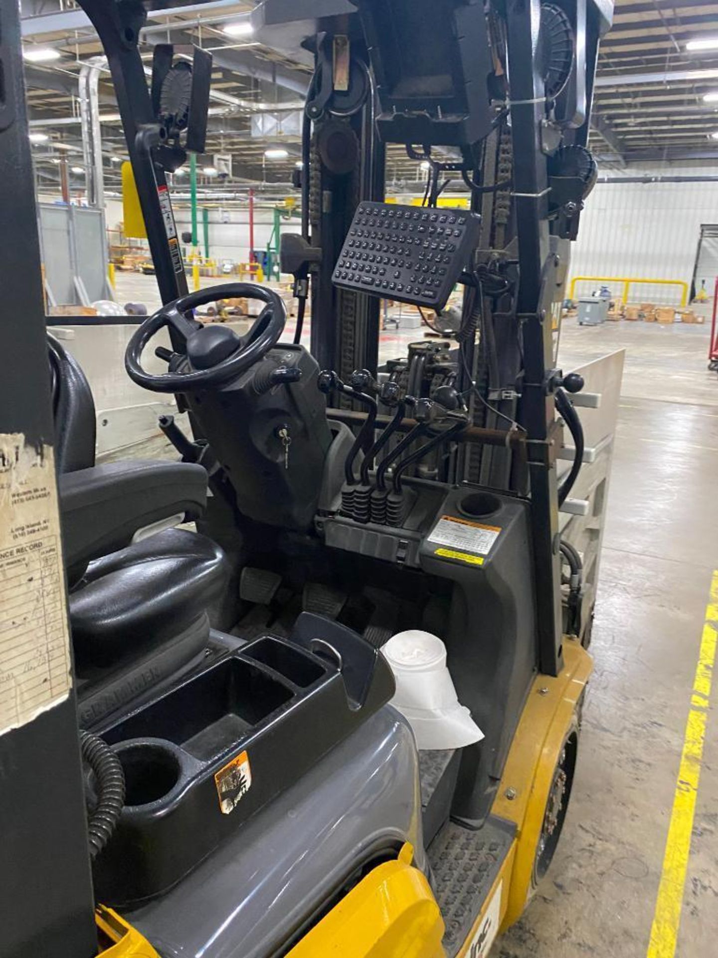 Caterpillar 2C5000 Forklift w/ Box Clamp, S/N AT9044555, 3-Stage Mast, Solid Non-Marking Tires, LP G - Image 3 of 8