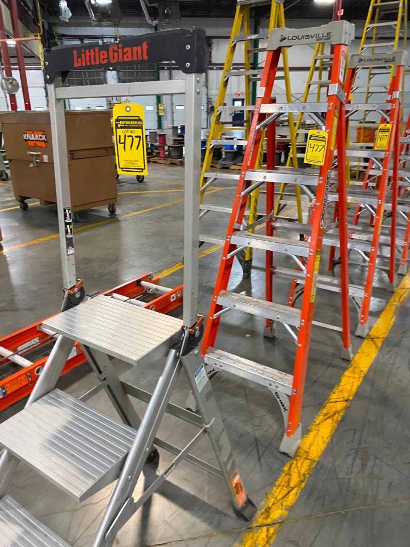 (3) Little Giant Step Ladders & (2) Louisville 6' Step Ladders - Image 2 of 3