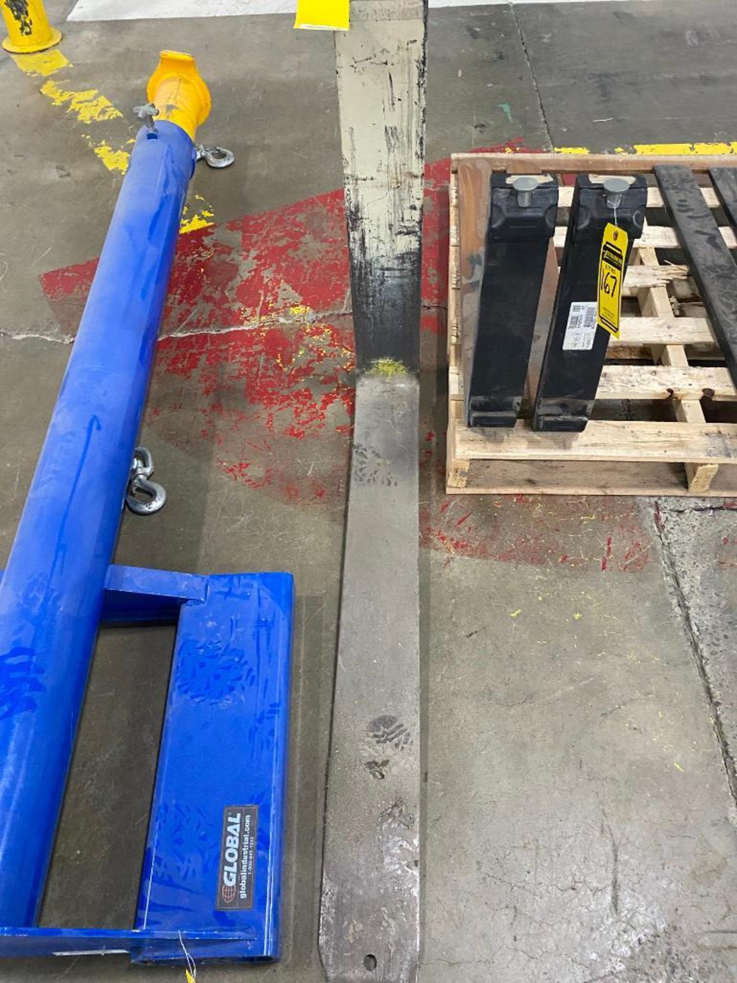 Single Fork for 10,000 LB. Lift