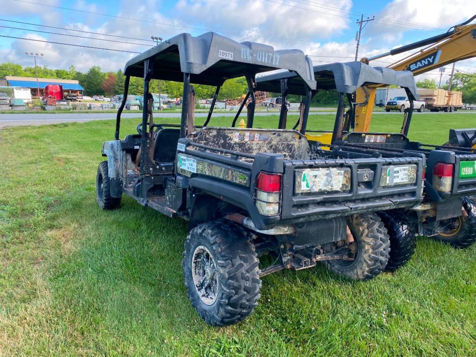 2017 John Deere Gator, Model XUV825I, S/N 1M0825GFAHM130117, 4-Seater, 4WD, 6,901 Miles - Image 3 of 6