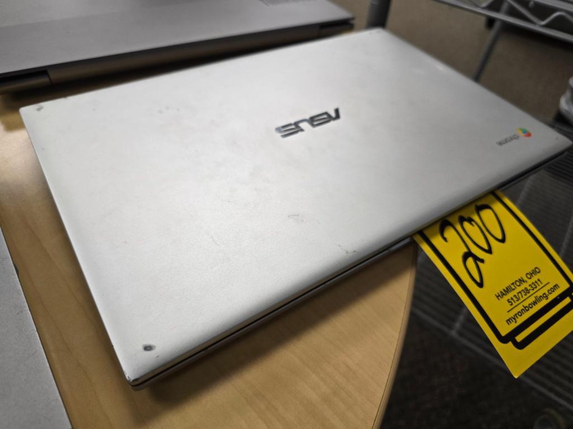 Asus Crome Laptop, I TWL Core M3 8th Gen Processor
