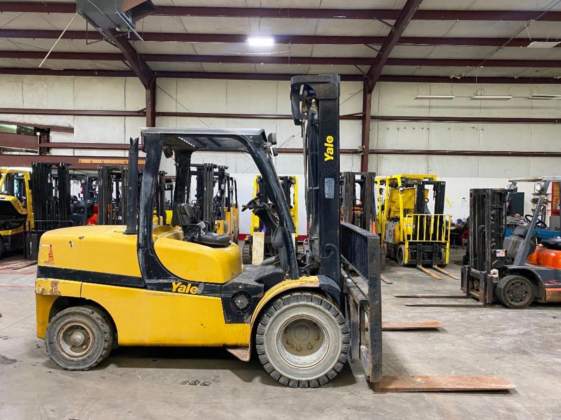 Yale 12,000-Capacity Forklift, Model GDP120VXNCGE112.7, S/N F813V03120F, Diesel, Dual Drive Solid Pn - Image 3 of 5