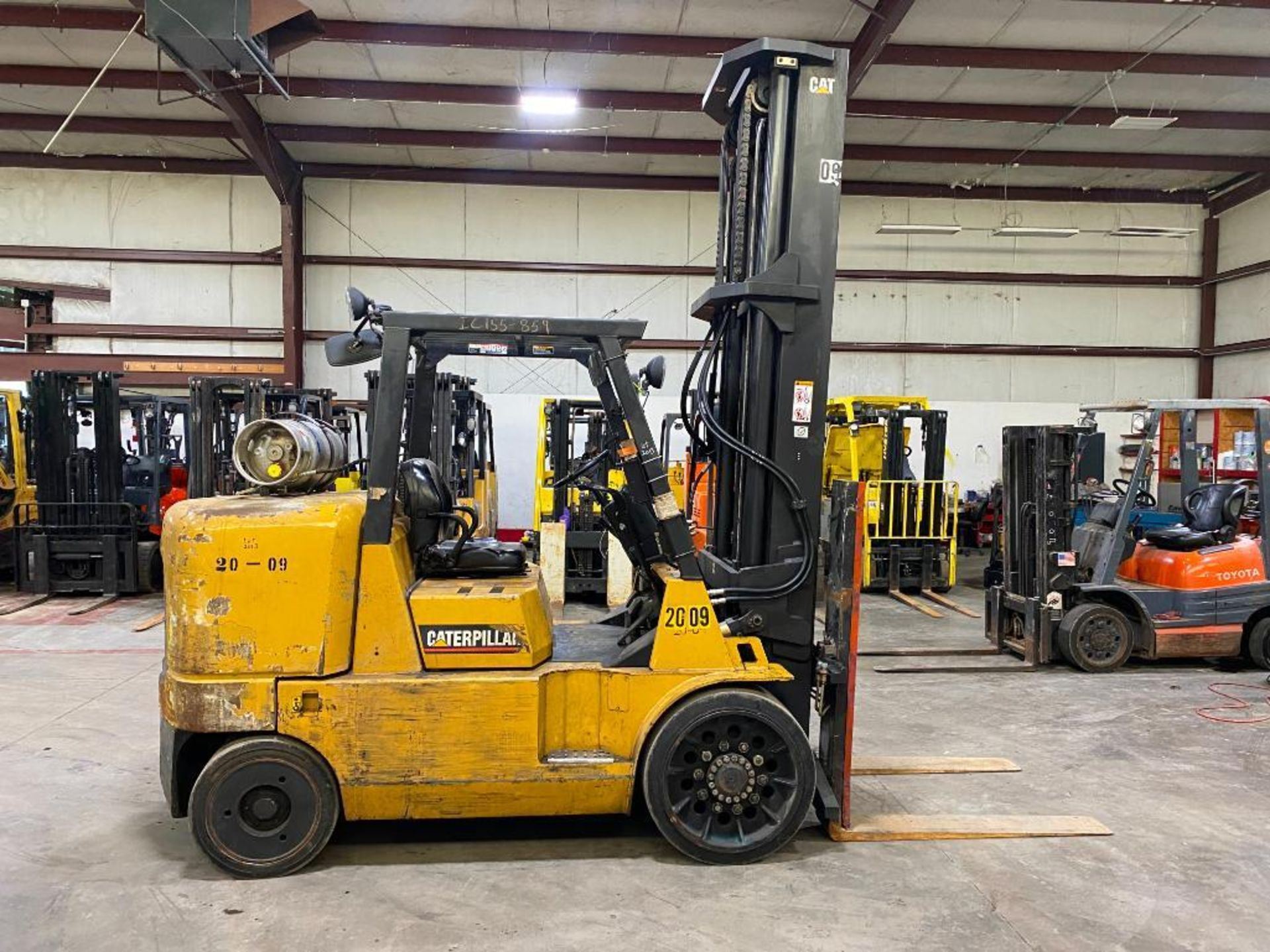 Caterpillar 15,500-LB. Capacity Forklift, Model GC70K, S/N AT8900859, LPG, Cushion Tires, 3-Stage Ma - Image 3 of 5