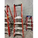 Louisville 4' Ladder, 300 LB. Max., Model FXP1704