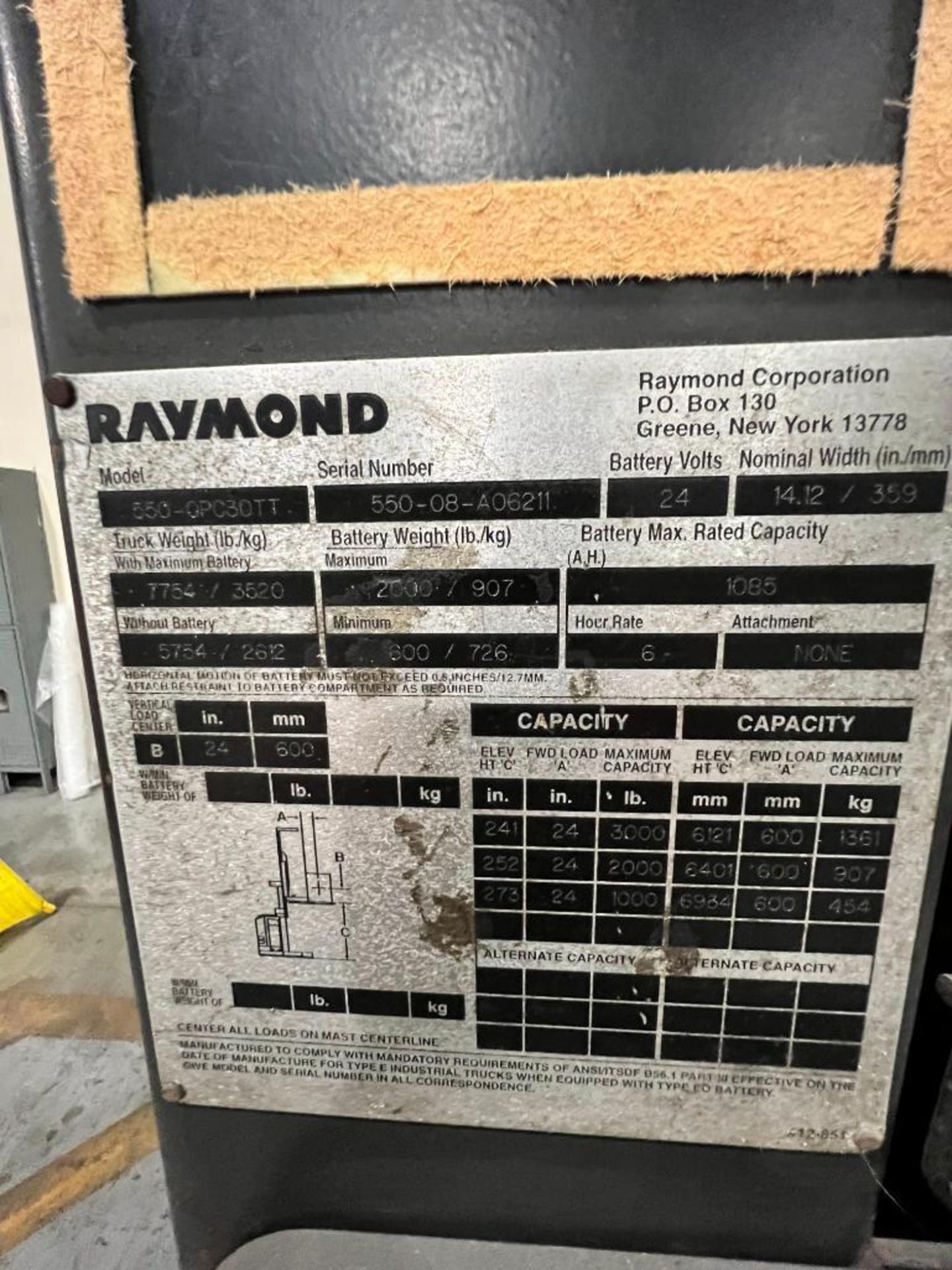 Raymond 3,000 LB. Order Picker, Model 550-OPC30TT, S/N 550-08-A06211, HD Hours 10,895 ***Buyer is Re - Image 4 of 5
