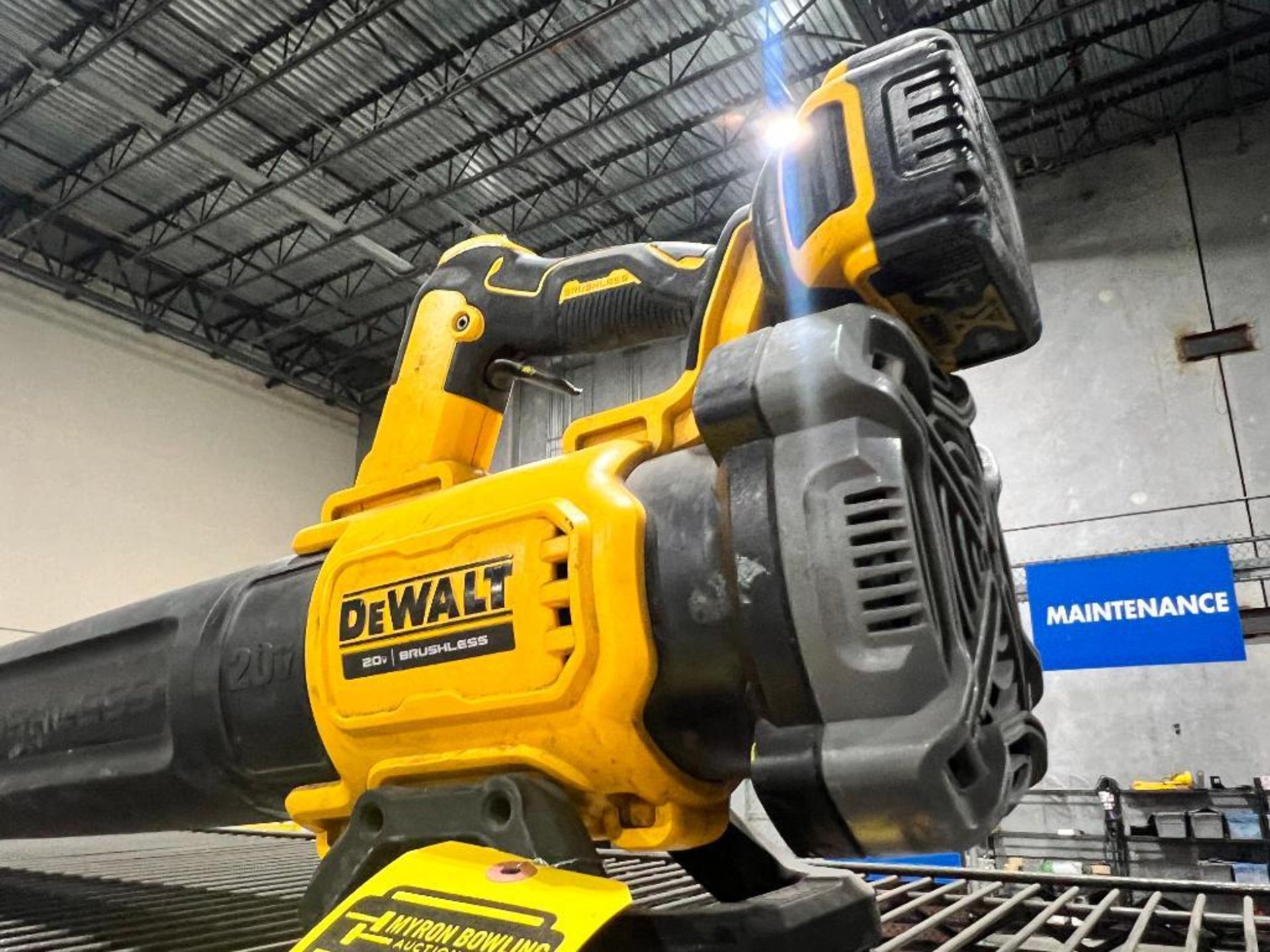 Dewalt 20-Volt Blower, Model DCBL722, S/N DHQXYVG, w/ Battery - Image 2 of 3