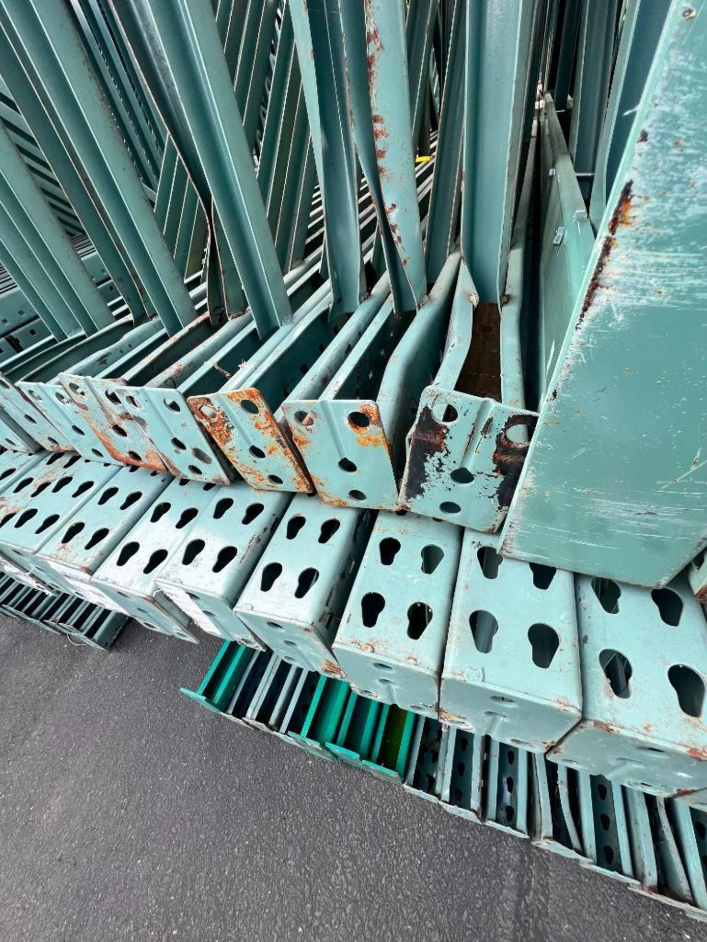 (30x) Interlake Teardrop Uprights, 36" X 22' ($70 Loading fee will be added to buyers invoice) - Image 5 of 5