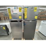 Lote de 2 refrigeradores contiene: 1 refrigerador Marca WHIRPOOL, Modelo WT1130M, Serie 30M00, Colo