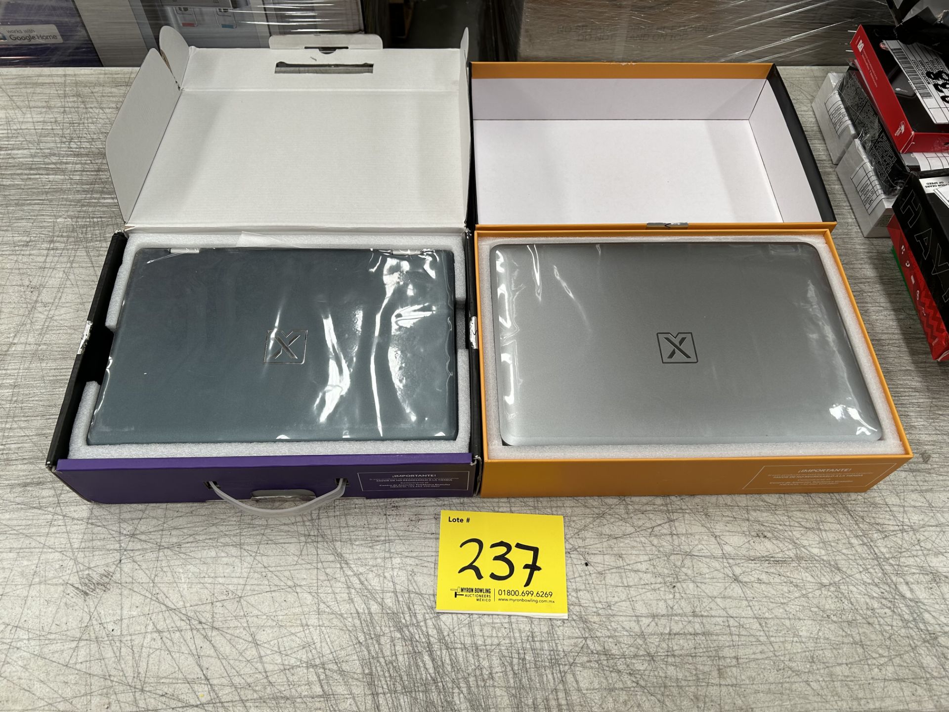 Lote de 2 laptops contiene: 1 laptop Marca LANIX, Modelo NEURON FLEX, 128 GB de almacenamiento, RAM