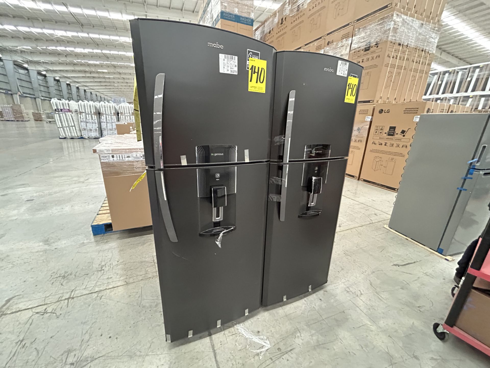 Lote de 2 refrigeradores contiene: 1 refrigerador con dispensador de agua Marca MABE, Modelo RME360 - Image 3 of 6