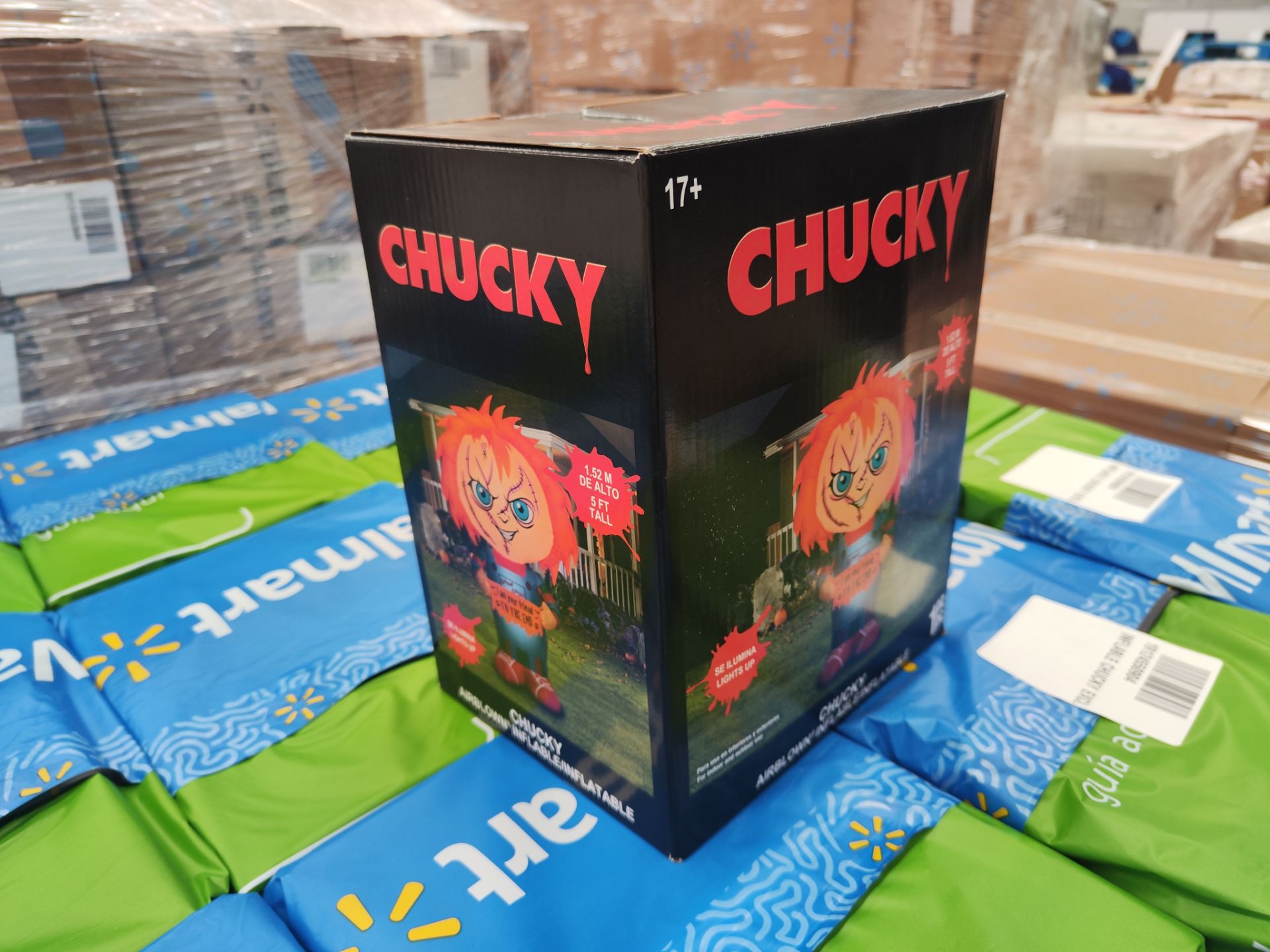 (NUEVO) Lote de 50 piezas de inflable con iluminación de Chucky, 1.52 m de alto, para interior y ex - Image 2 of 4