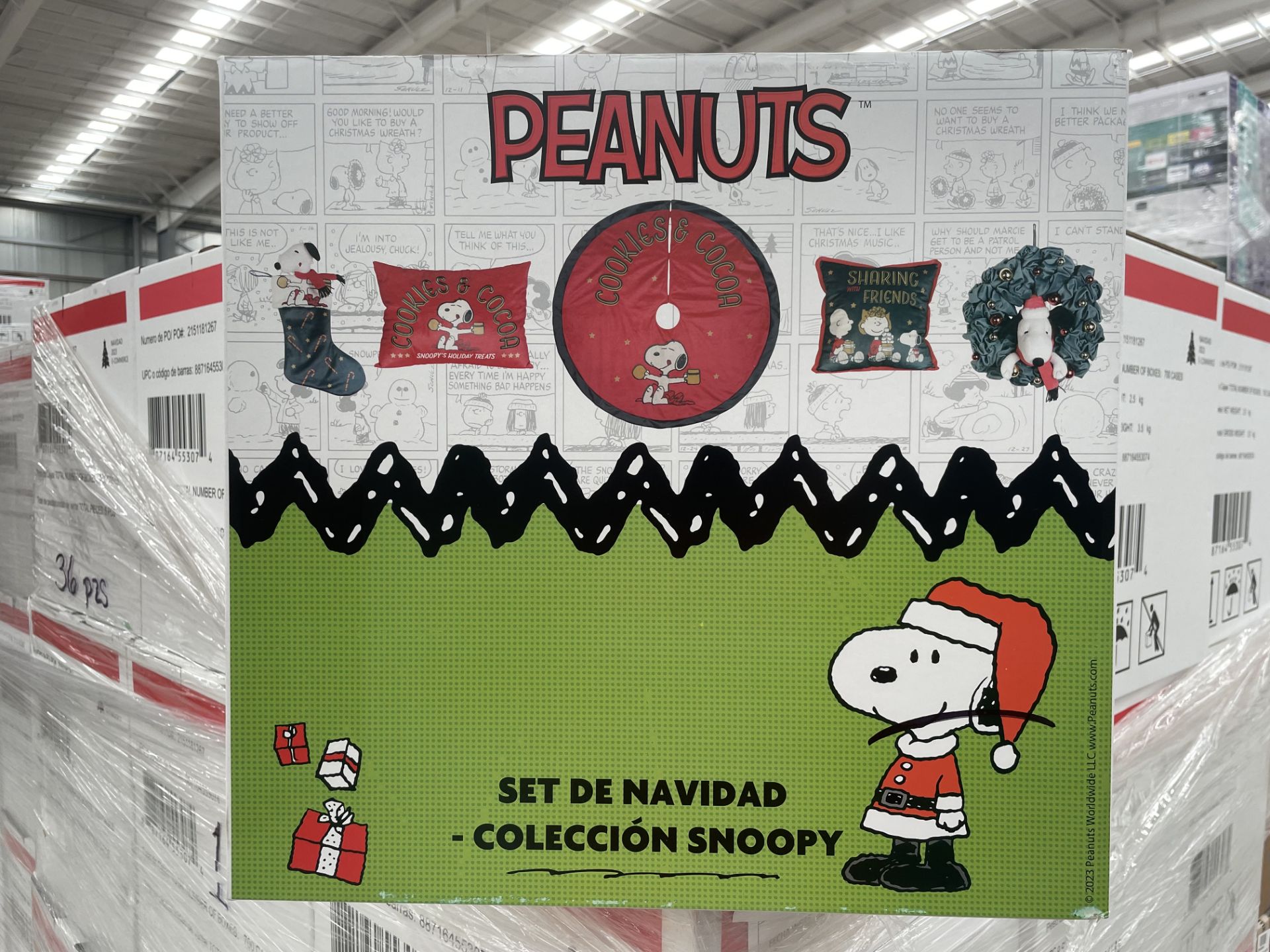 (Nuevo) Lote conformado 19 set navideños, Colección Snoopy, incluye 2 almohadas, 1 pie de árbol, 1