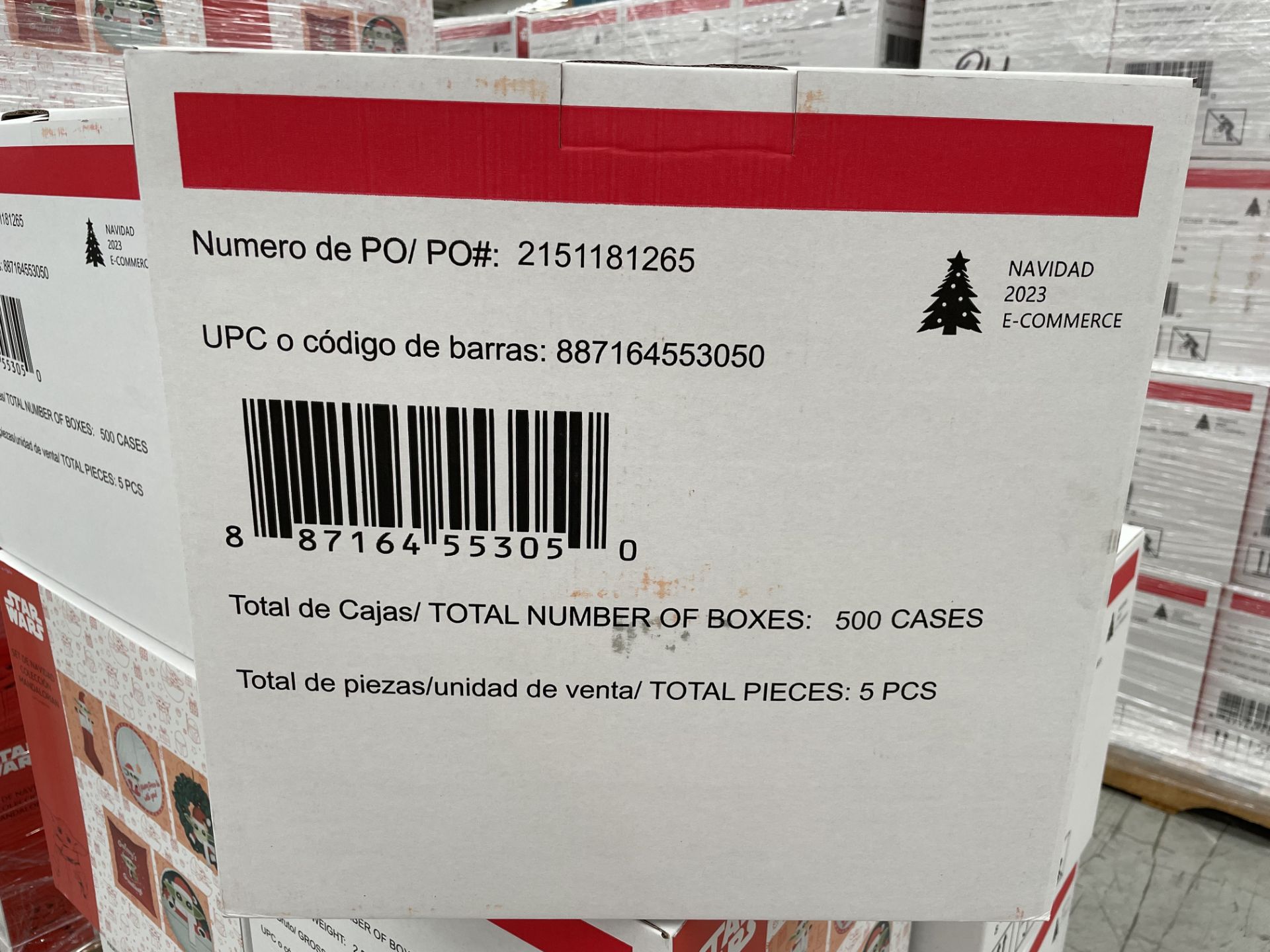 (Nuevo) Lote conformado por 16 set navideños de STAR WARS, Colección Mandalorian, incluye 2 almohad - Image 4 of 4