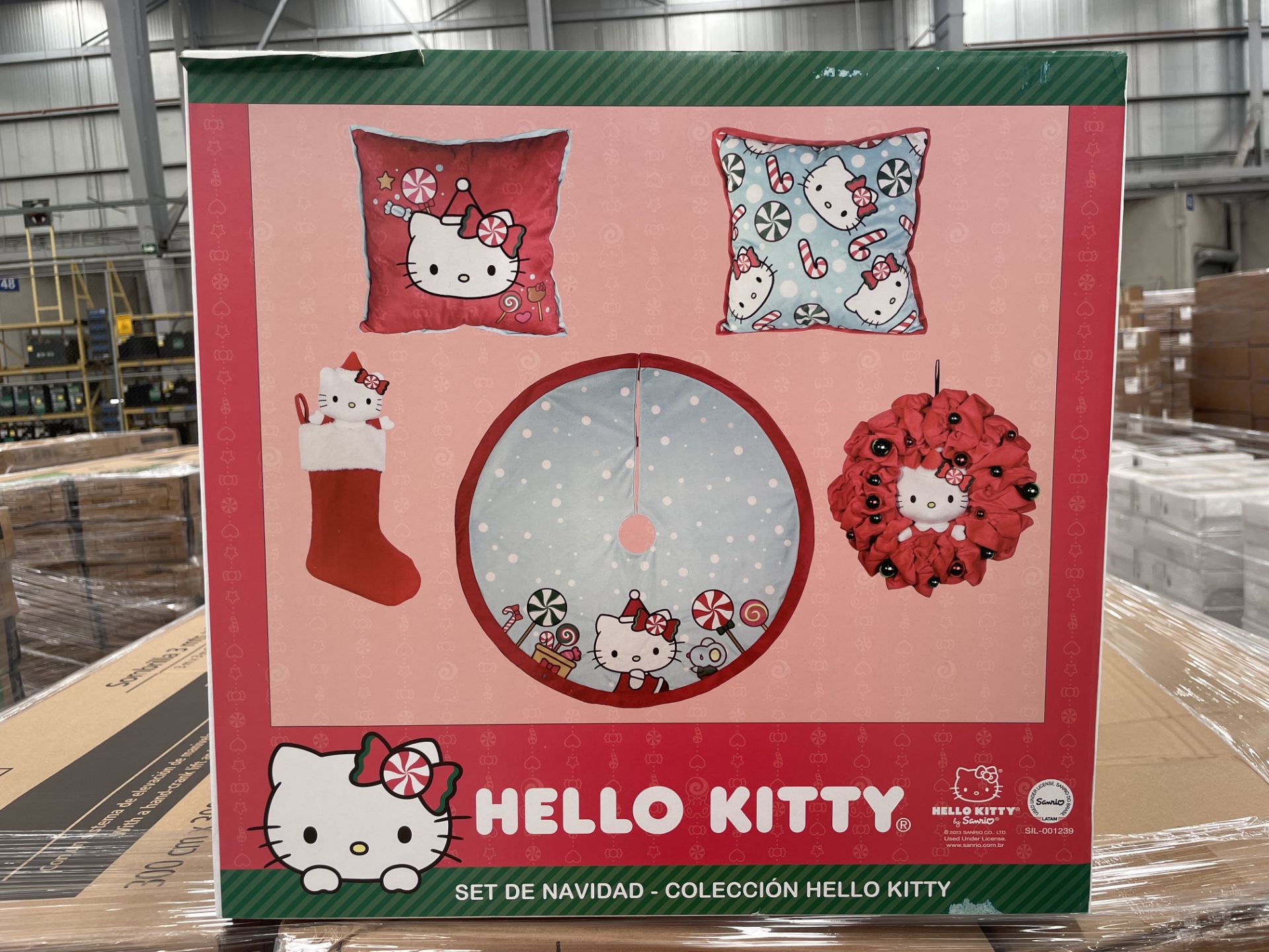 (Nuevo) Lote conformado por 29 set navideños, Colección Hello Kitty, marca SANRIO, incluye 2 almoha