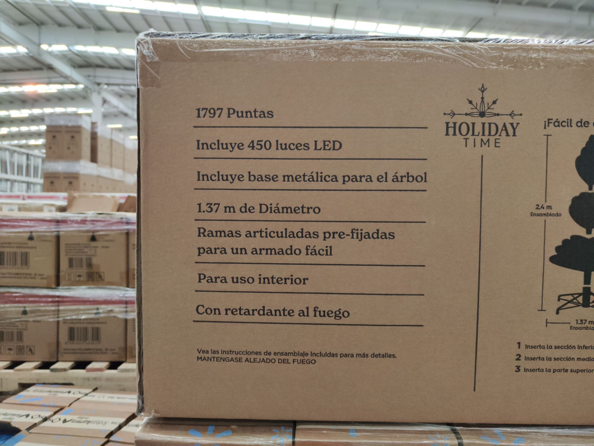 (Nuevo) Lote conformado por 15 Cajas con Árbol verde nevado con luz led, marca Holiday Time, 2.4 me - Image 3 of 4