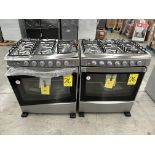 Lote de 2 Estufas de 6 quemadores contiene: 1 Estufa Marca WHIRLPOOL, Modelo AF6271D00, Serie 19540