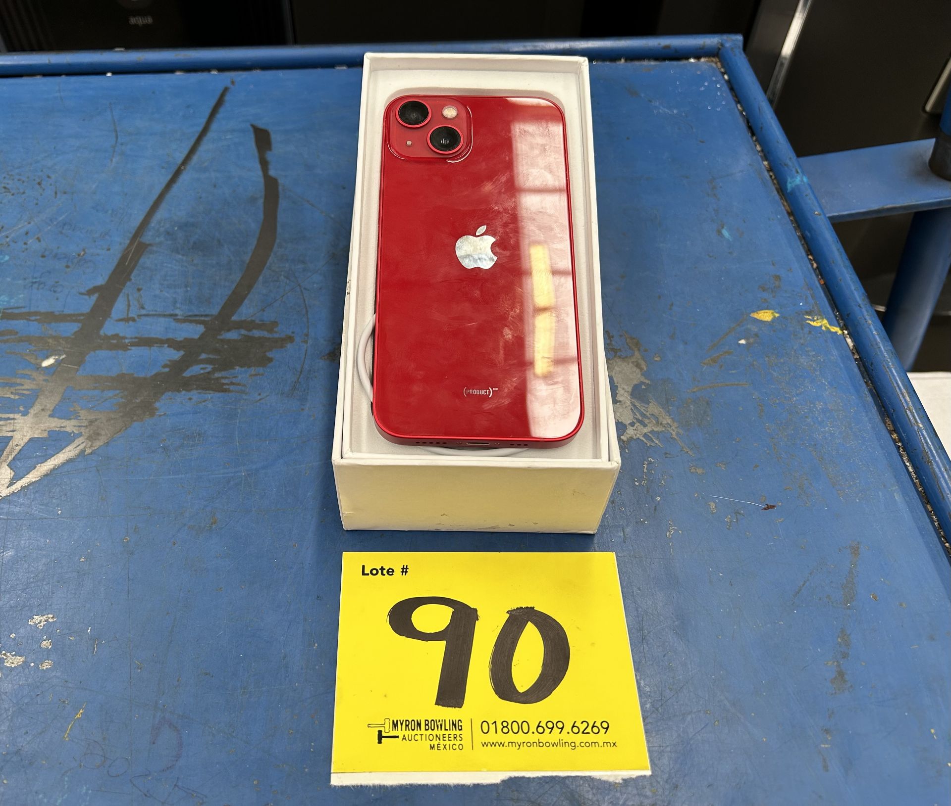 Lote de 1 celular Marca APPLE IPHONE 13, 128 GB en Almacenamiento, Color ROJO (ENCIENDE CON CUENTA) - Image 2 of 3