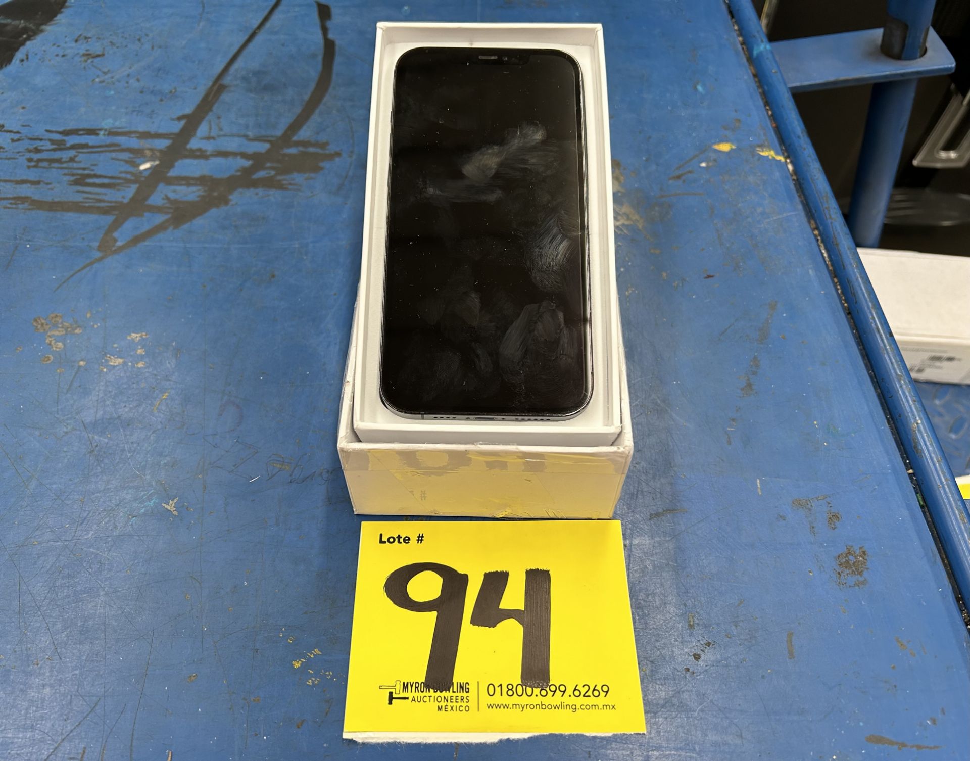 Lote de 1 celular Marca APPLE IPHONE 12 PRO MAX, 256 GB en Almacenamiento, Color AZUL (NO ENCIENDE)