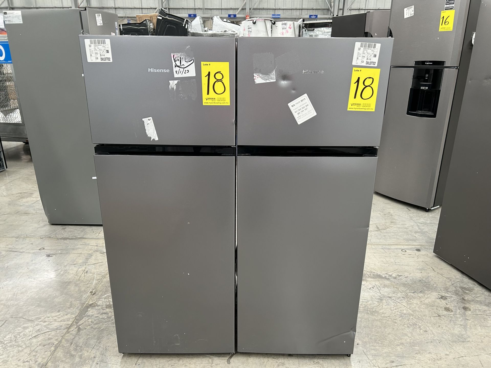 Lote de 2 Refrigeradores contiene: 1 Refrigerador Marca HISENSE, Modelo RT80D6AGX, Serie 20358, Col