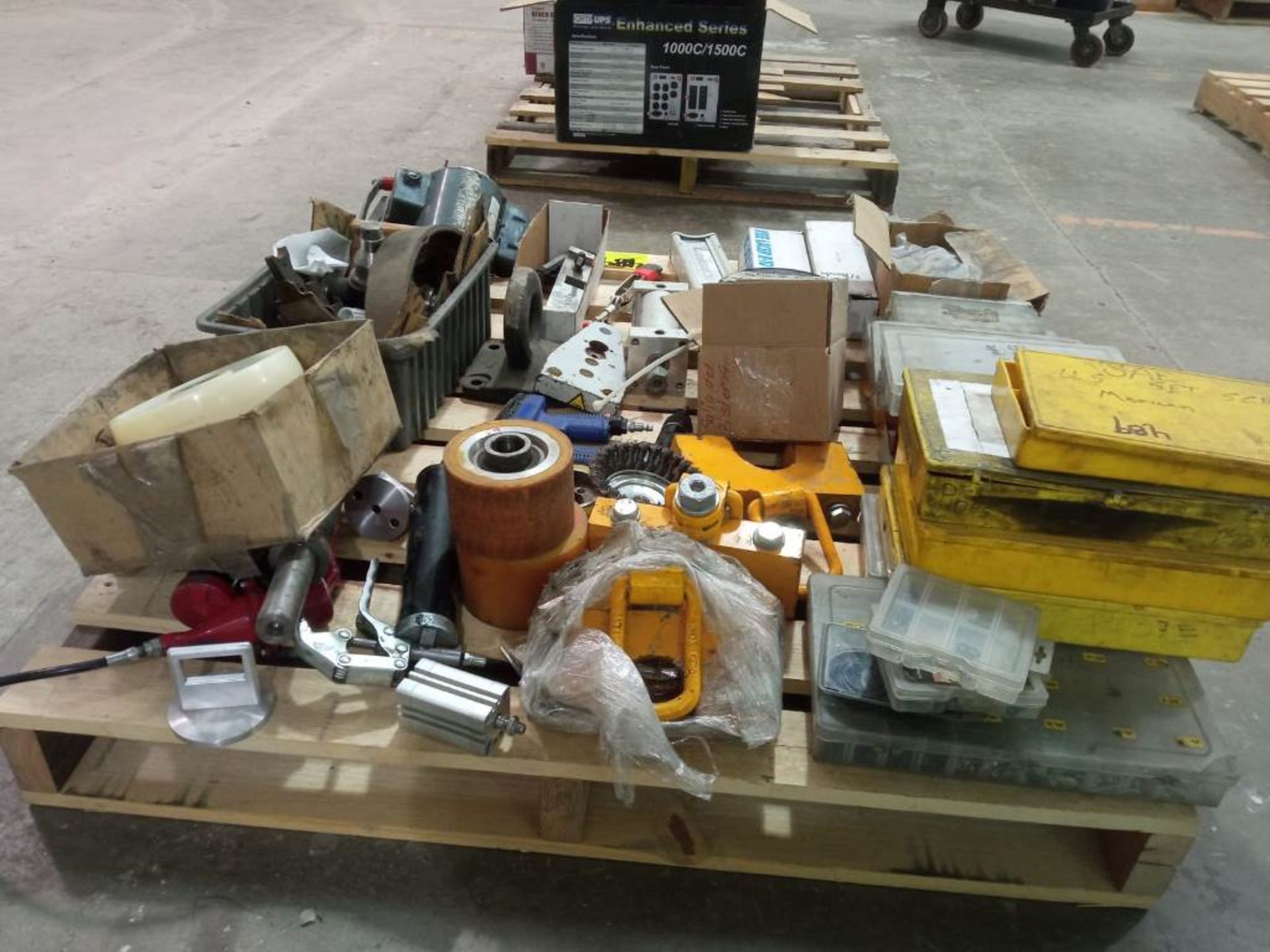 Lot of diverse parts contains: Screws, starters, forklift pads, electrocos, staples, gaskets, pneum - Image 3 of 11