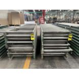 18 pieces of roller conveyor belt measuring approx. 79 cm wide by 3 m long. / 18 Piezas de banda tr