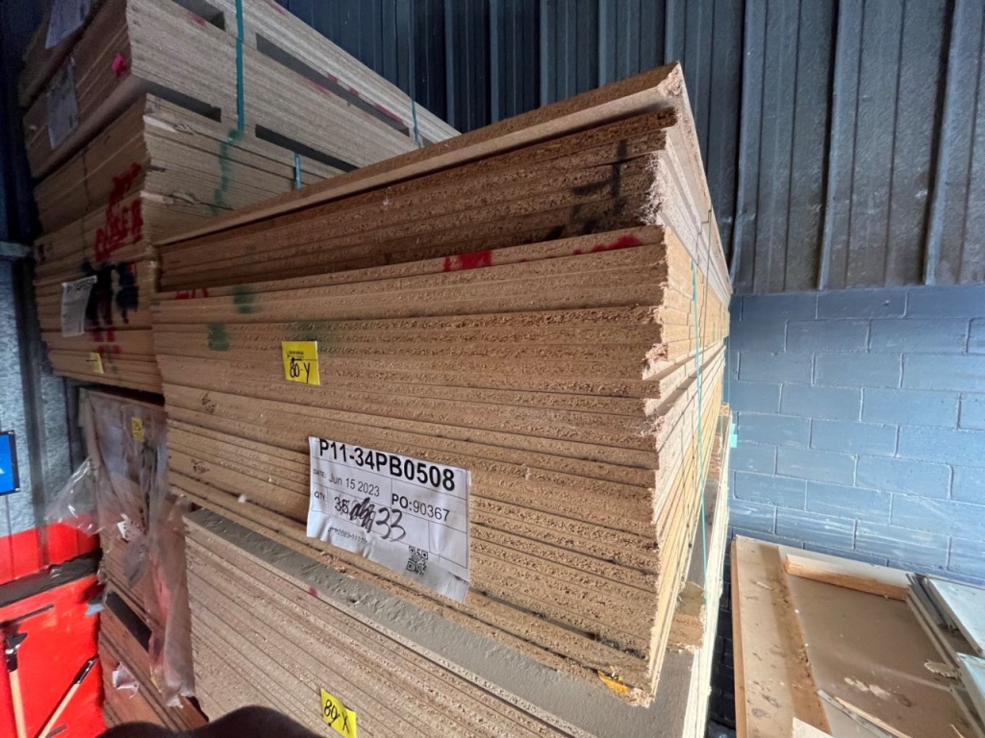 Lot of 53 pieces of compressed wood contains: 33 pieces in 3/4 PB0508 material measuring 4 x 8 ft; - Image 2 of 10