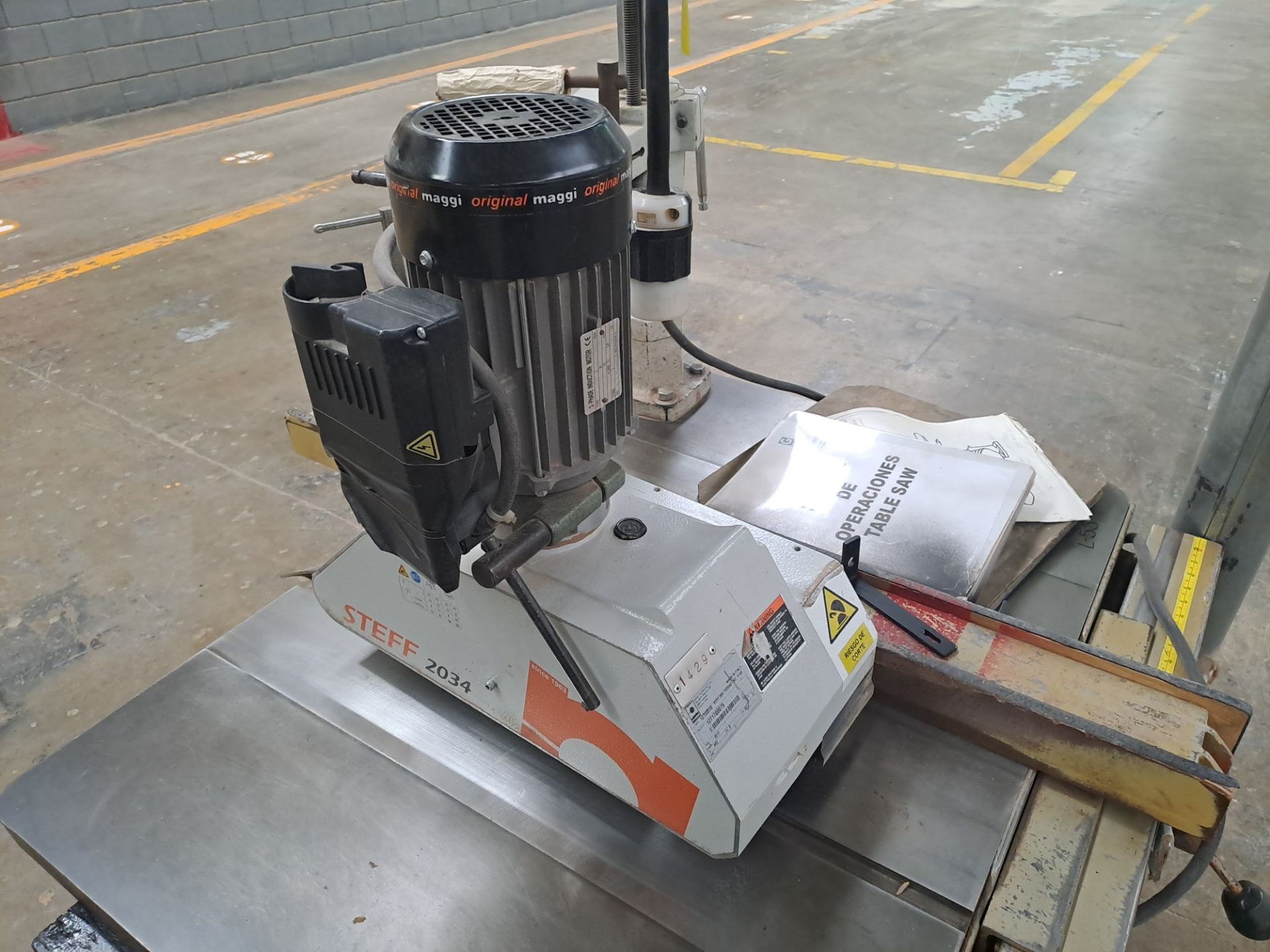 Table saw with Powermatic feeder, Model 66, Serial No. 89662053, 230/460V, With 7.5 hp motor; Inclu - Image 6 of 15