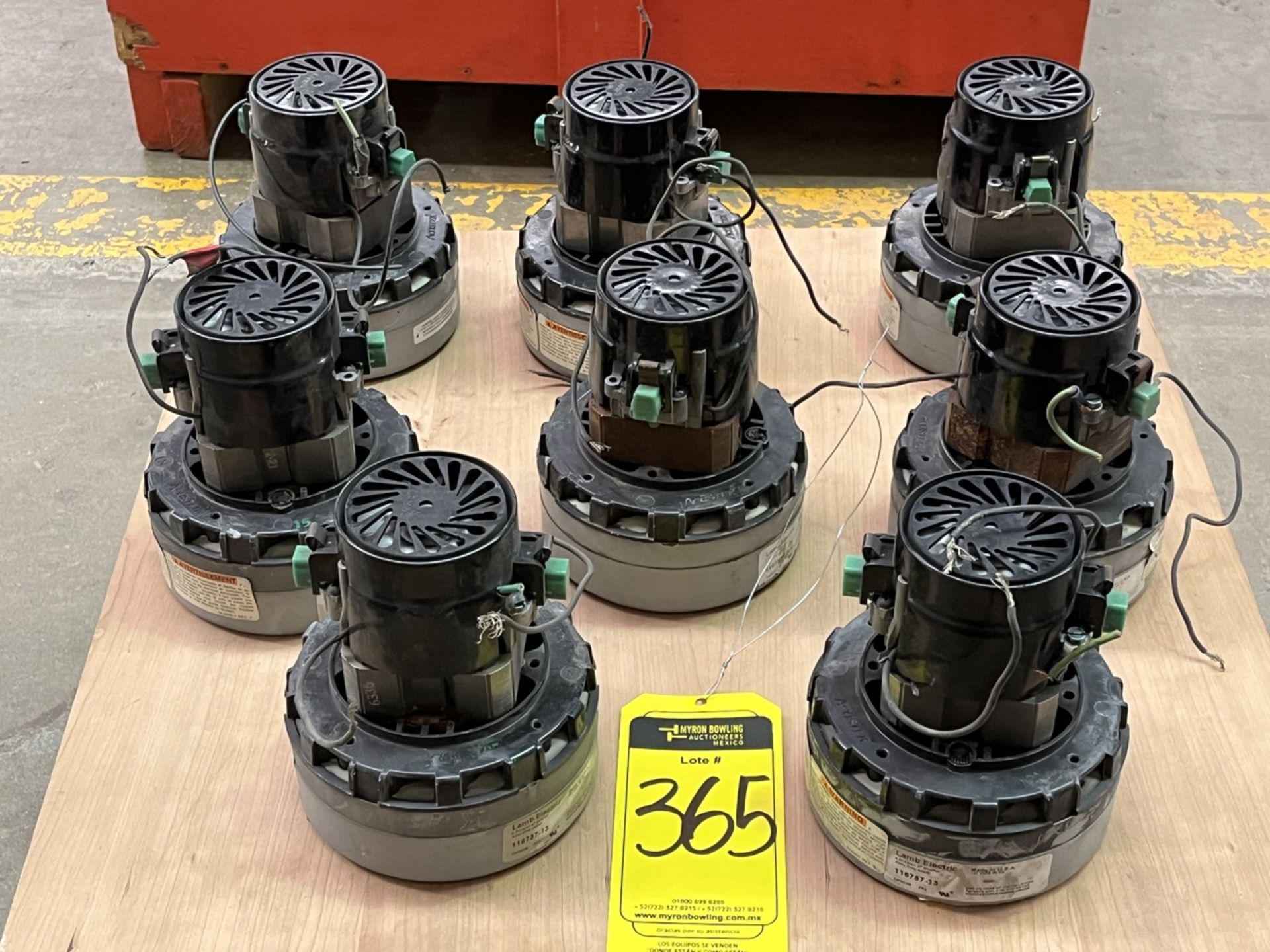 8 Ametek vacuum motors, Model 116757-13, 120V. / 8 Motores de vacio marca Ametek, Modelo 116757-13,