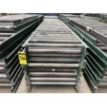 17 pieces of roller conveyor belt measuring approx. 79 cm wide by different lengths. / 17 Piezas de