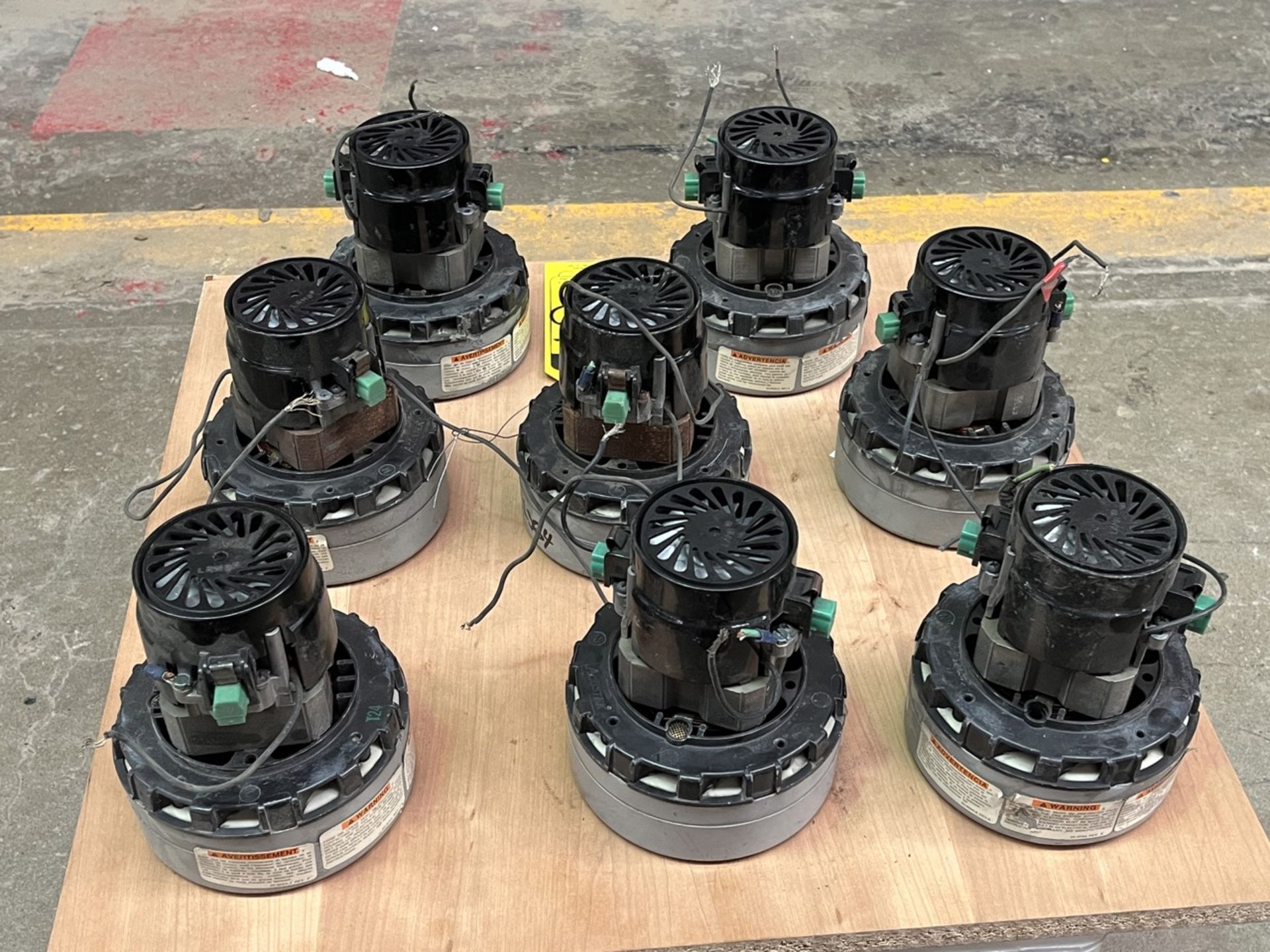 8 Ametek vacuum motors, Model 116757-13, 120V. / 8 Motores de vacio marca Ametek, Modelo 116757-13, - Image 5 of 8