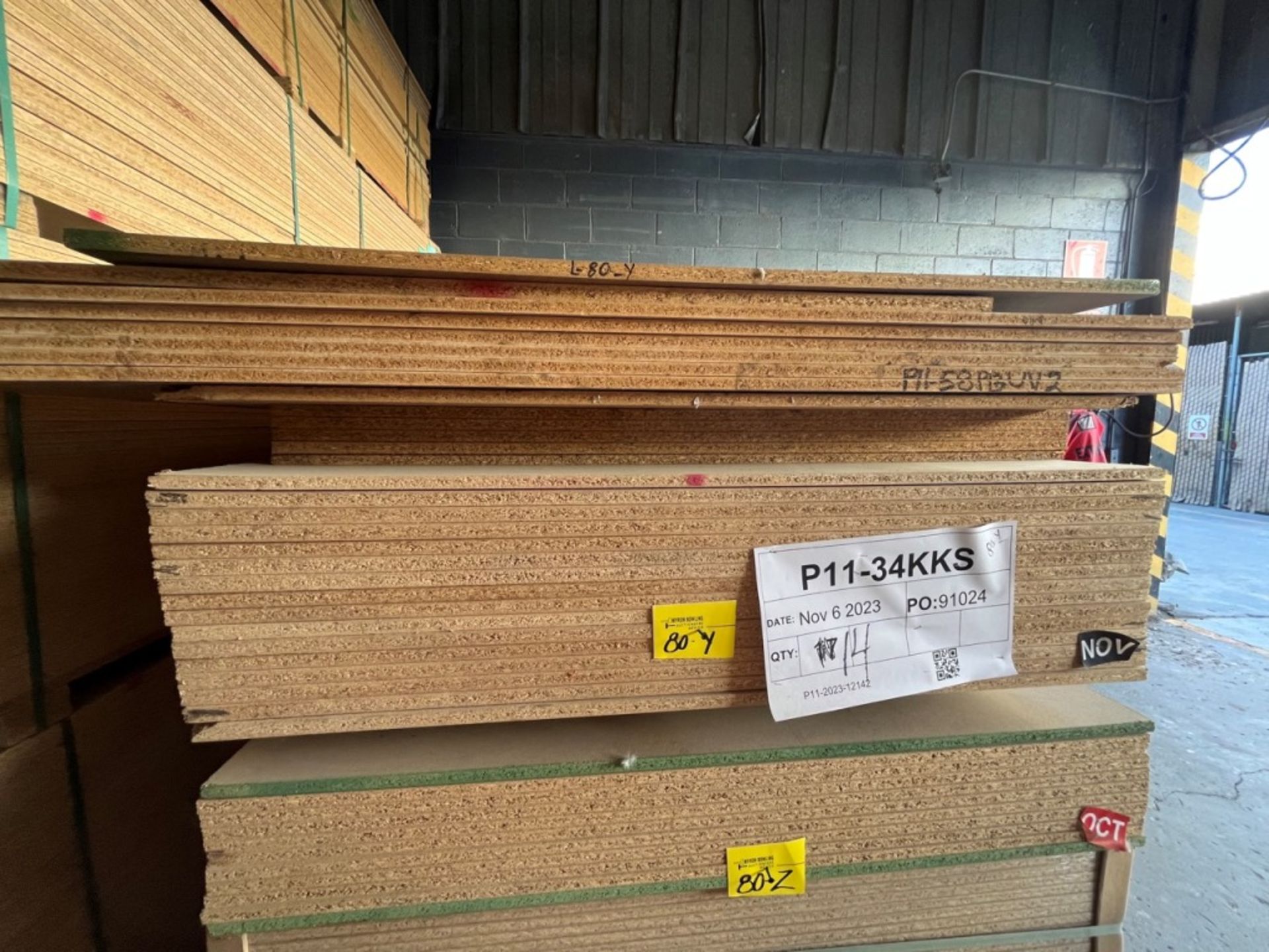 Lot of 53 pieces of compressed wood contains: 33 pieces in 3/4 PB0508 material measuring 4 x 8 ft; - Image 4 of 10