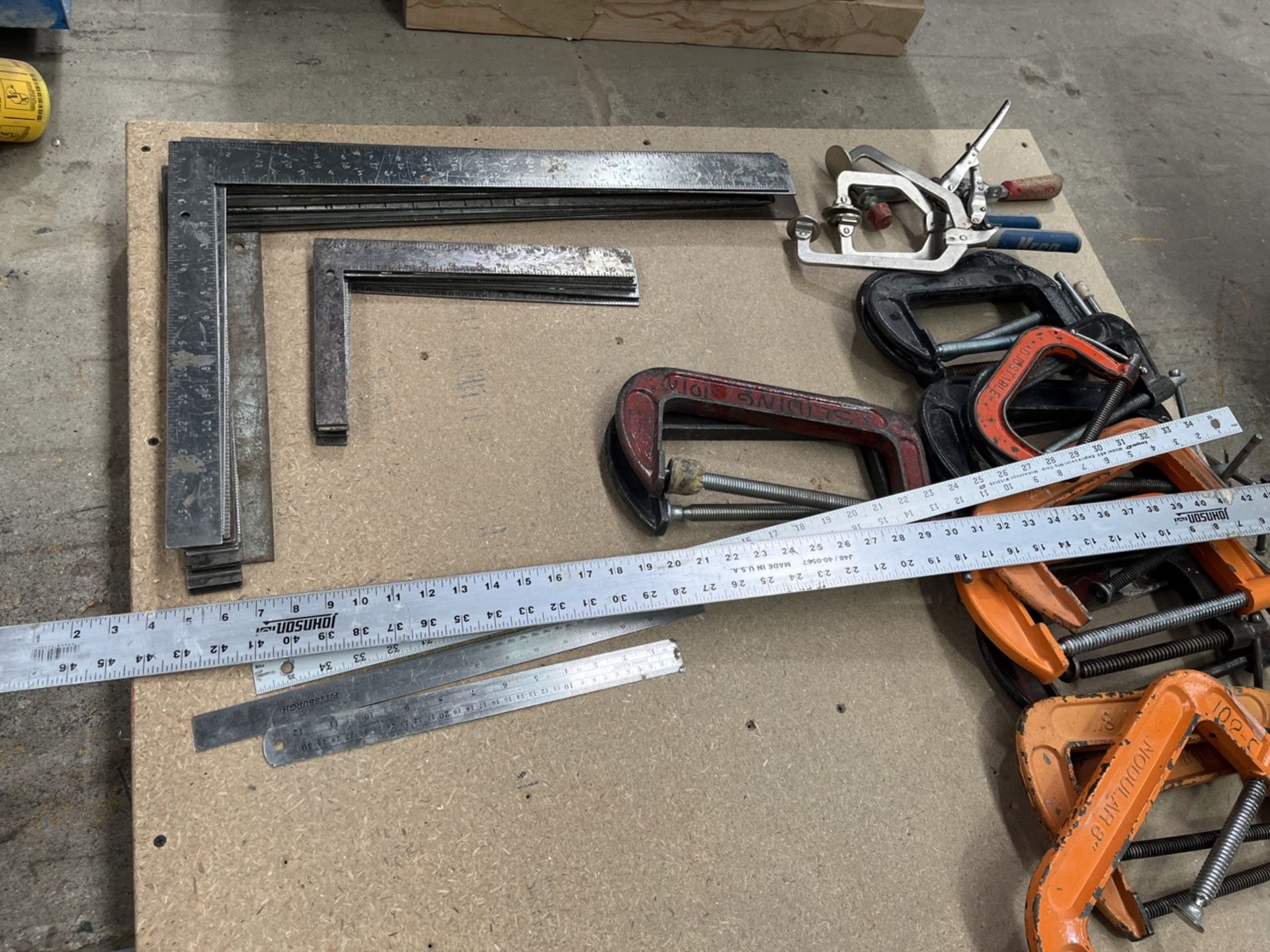 Lot of tool contains: metal squares and rulers, bench presses of different sizes; approximately 45 - Image 6 of 10