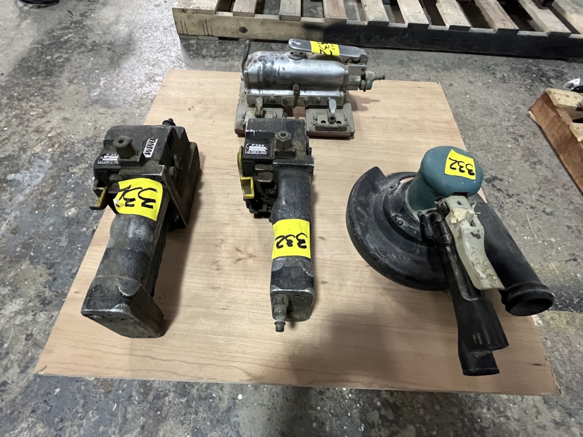 Lot of 4 pieces contains: 2 Fromm brand pneumatic wood brushes; 1 Sundstrand brand pneumatic sander - Image 4 of 10