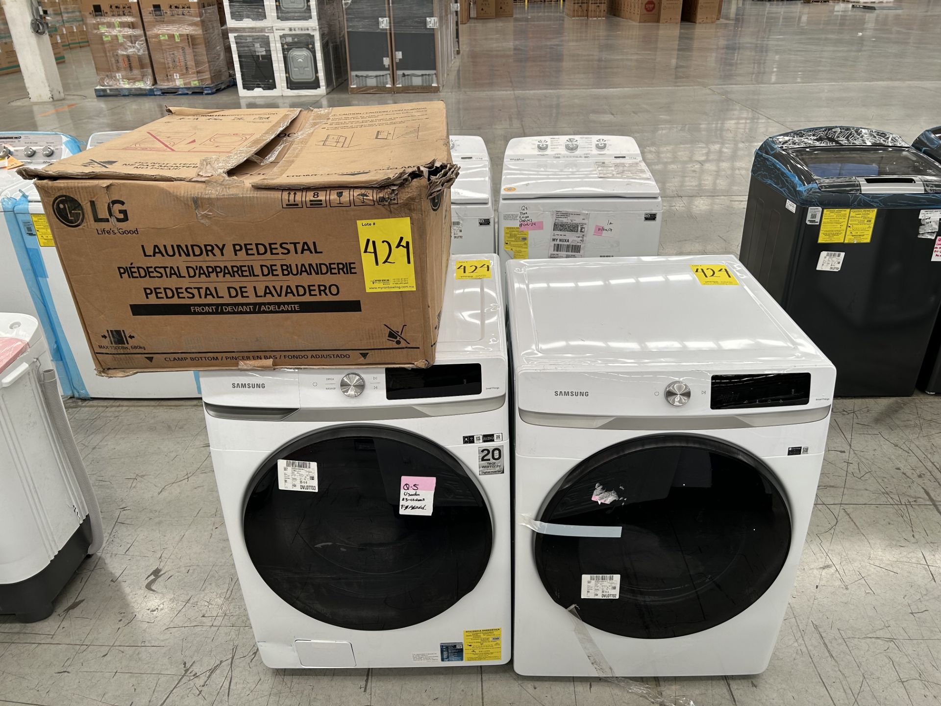 Lote de 1 Lavadora Y 1 Secadora contiene: 1 Lavadora 22 KG, Marca SAMSUNG, Modelo WF22C6400AW, Seri