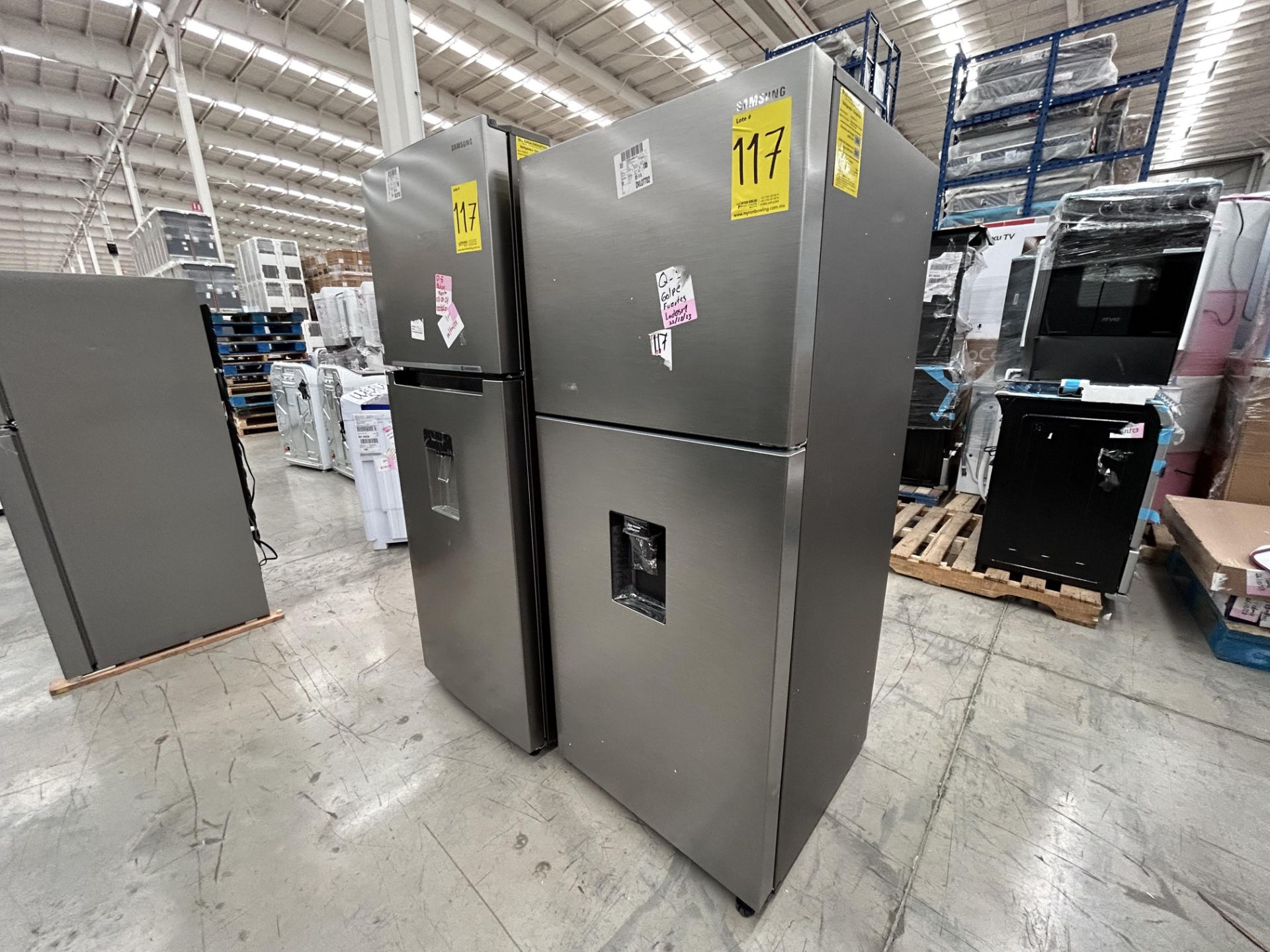 Lote de 2 Refrigeradores contiene: 1 Refrigerador con dispensador de agua Marca SAMSUNG, Modelo RT4 - Image 3 of 8