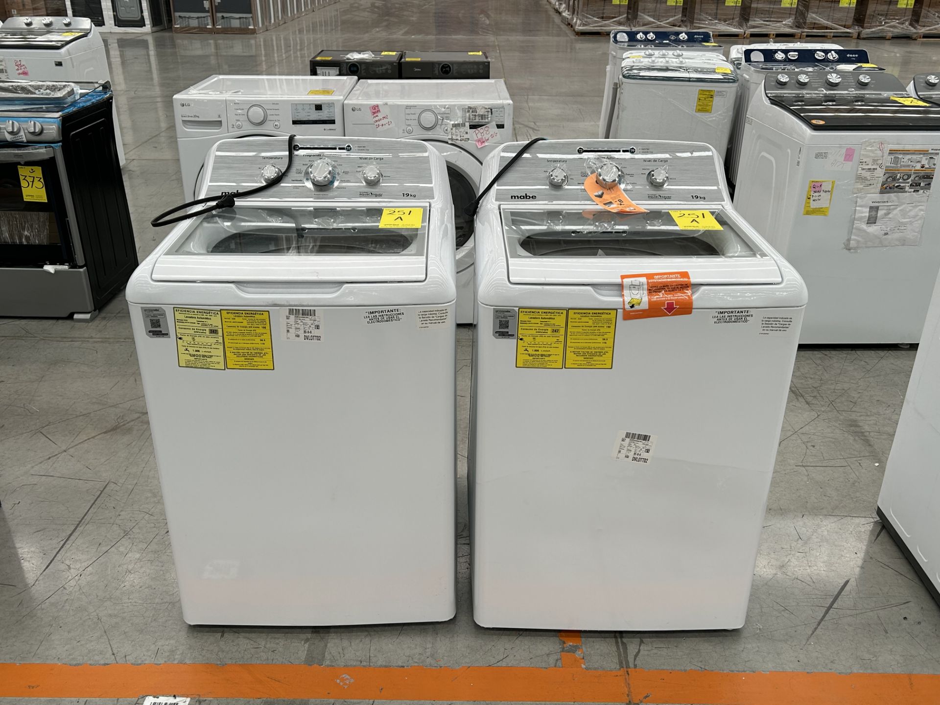 Lote de 2 Lavadoras contiene: 1 Lavadora de 19 KG, Marca MABE, Modelo LMA79113VBAB03, Serie S60950,