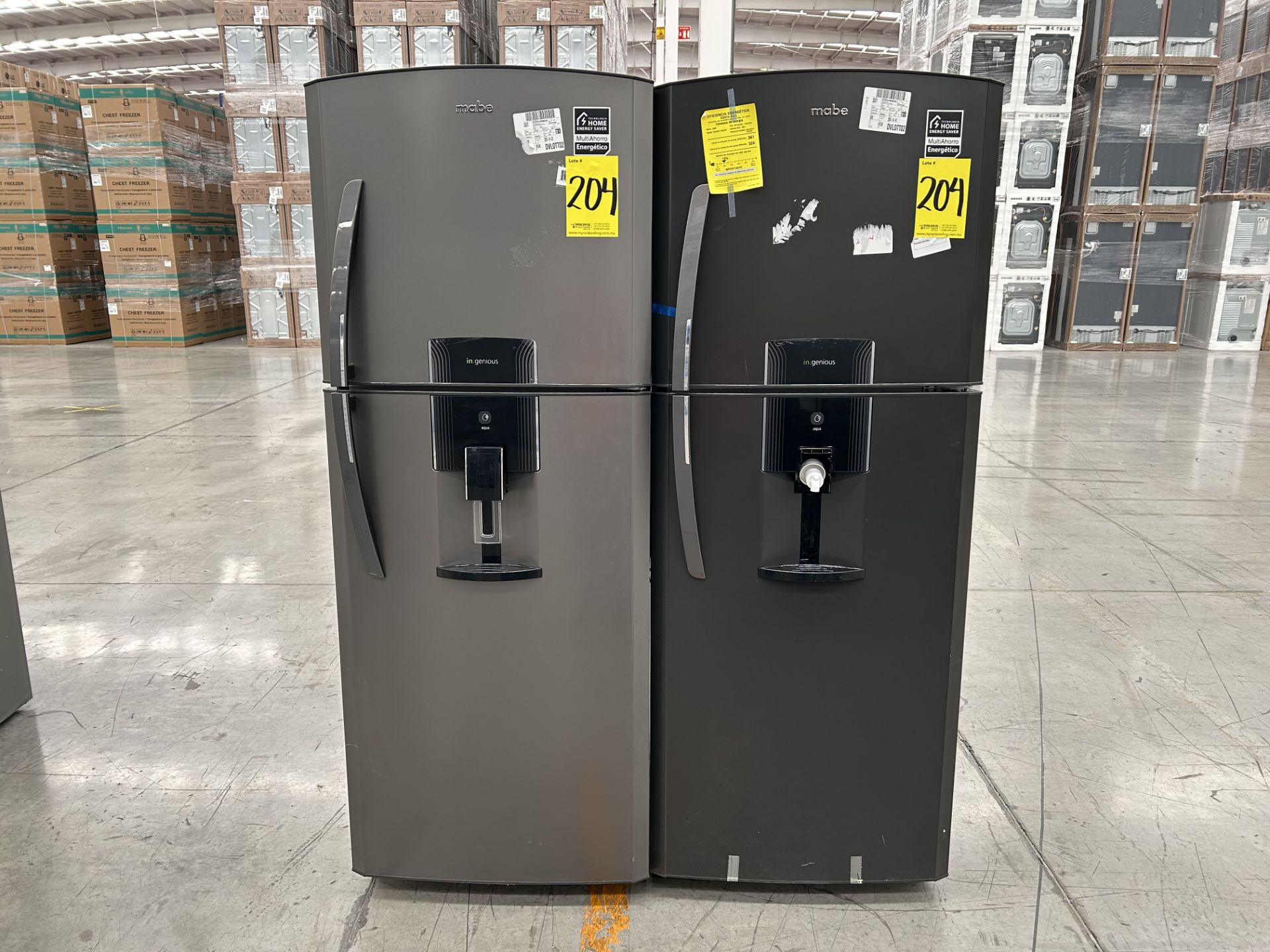 Lote de 2 Refrigeradores contiene: 1 Refrigerador con dispensador de agua Marca MABE, Modelo RME360