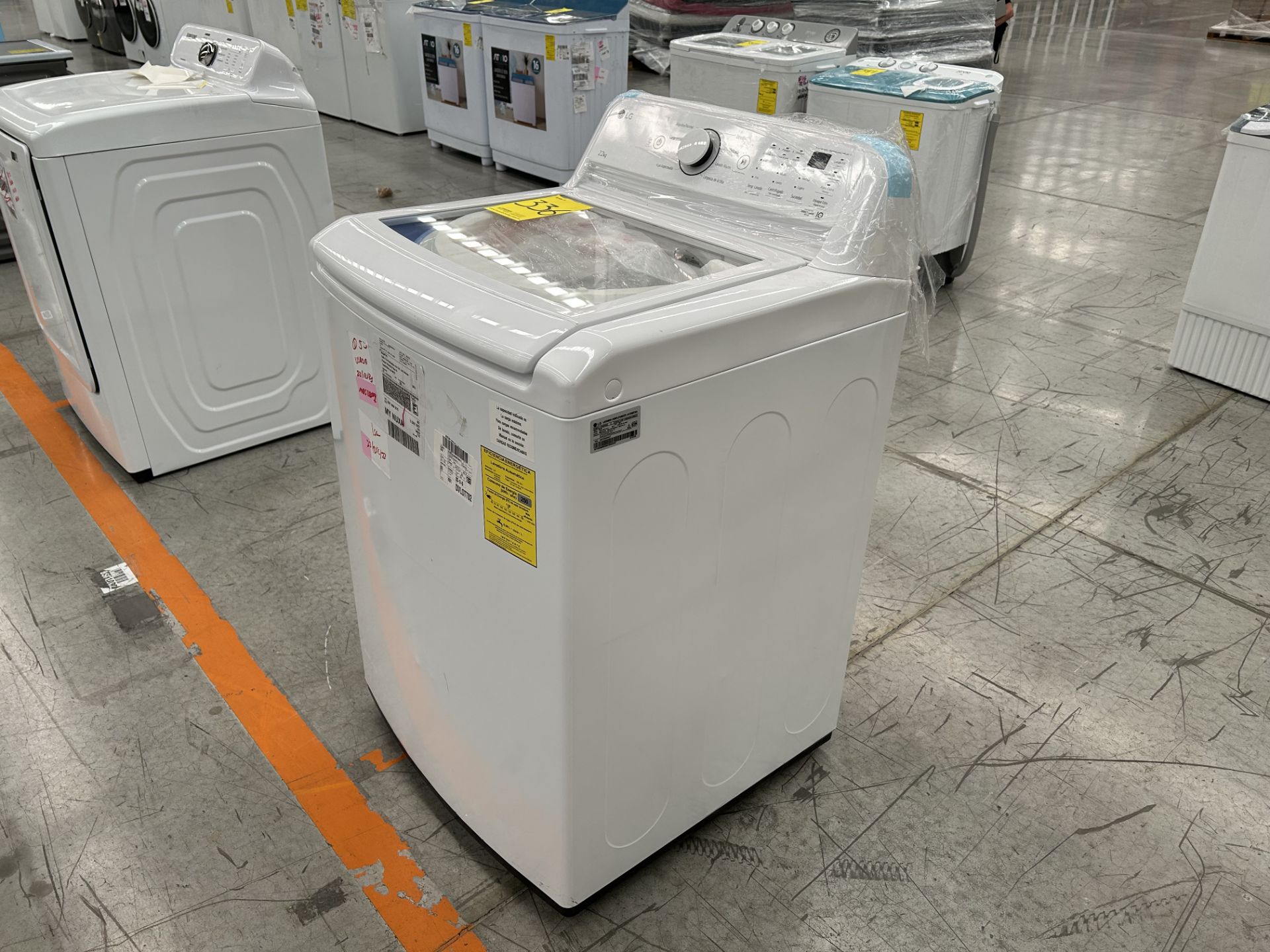 Lote de 1 Lavadora de 22 KG, Marca LG, Modelo WT22WT6HK, Serie 3Y977, Color BLANCO (No se asegura s - Image 2 of 6